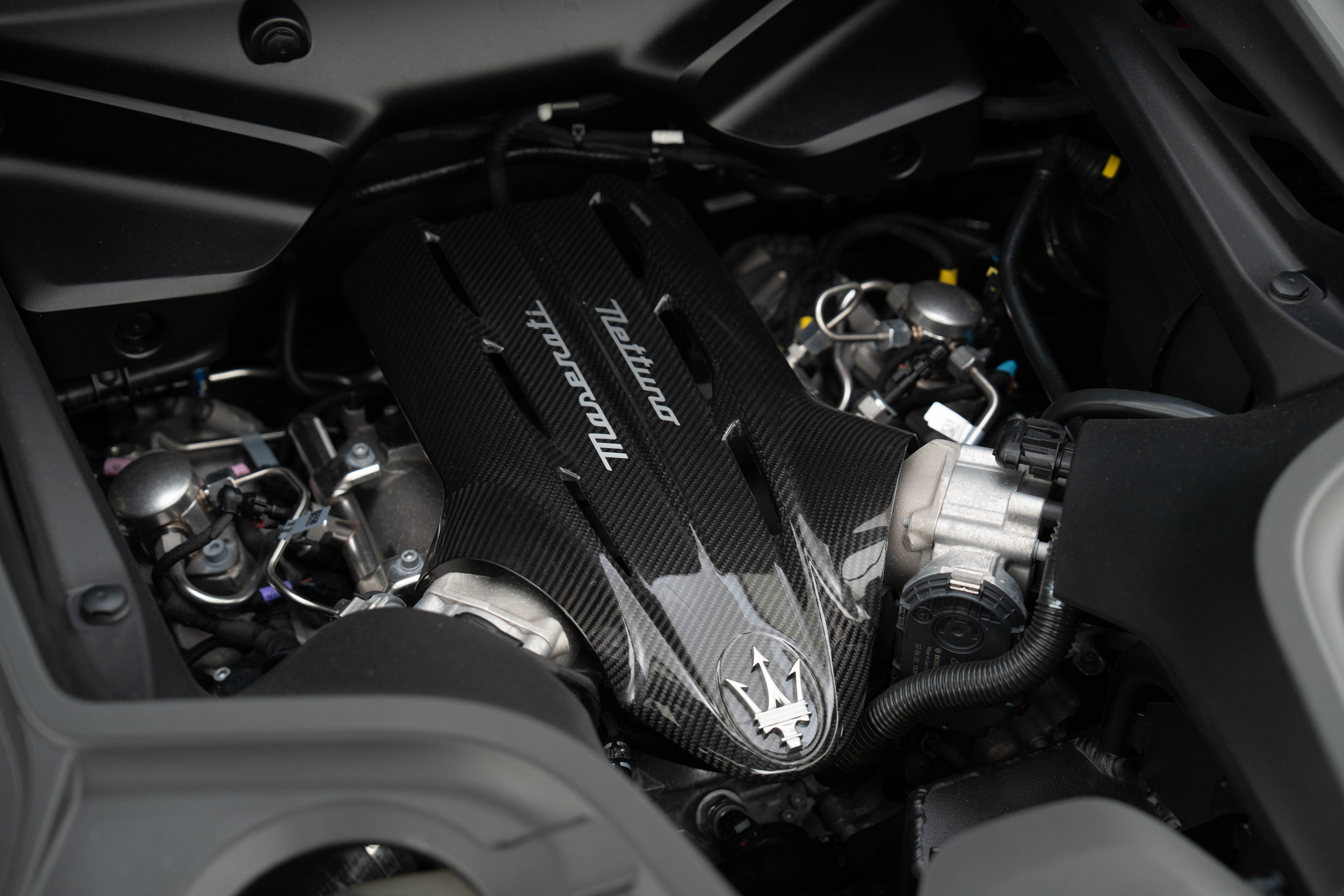 2023 Maserati MC20 — Engine Bay