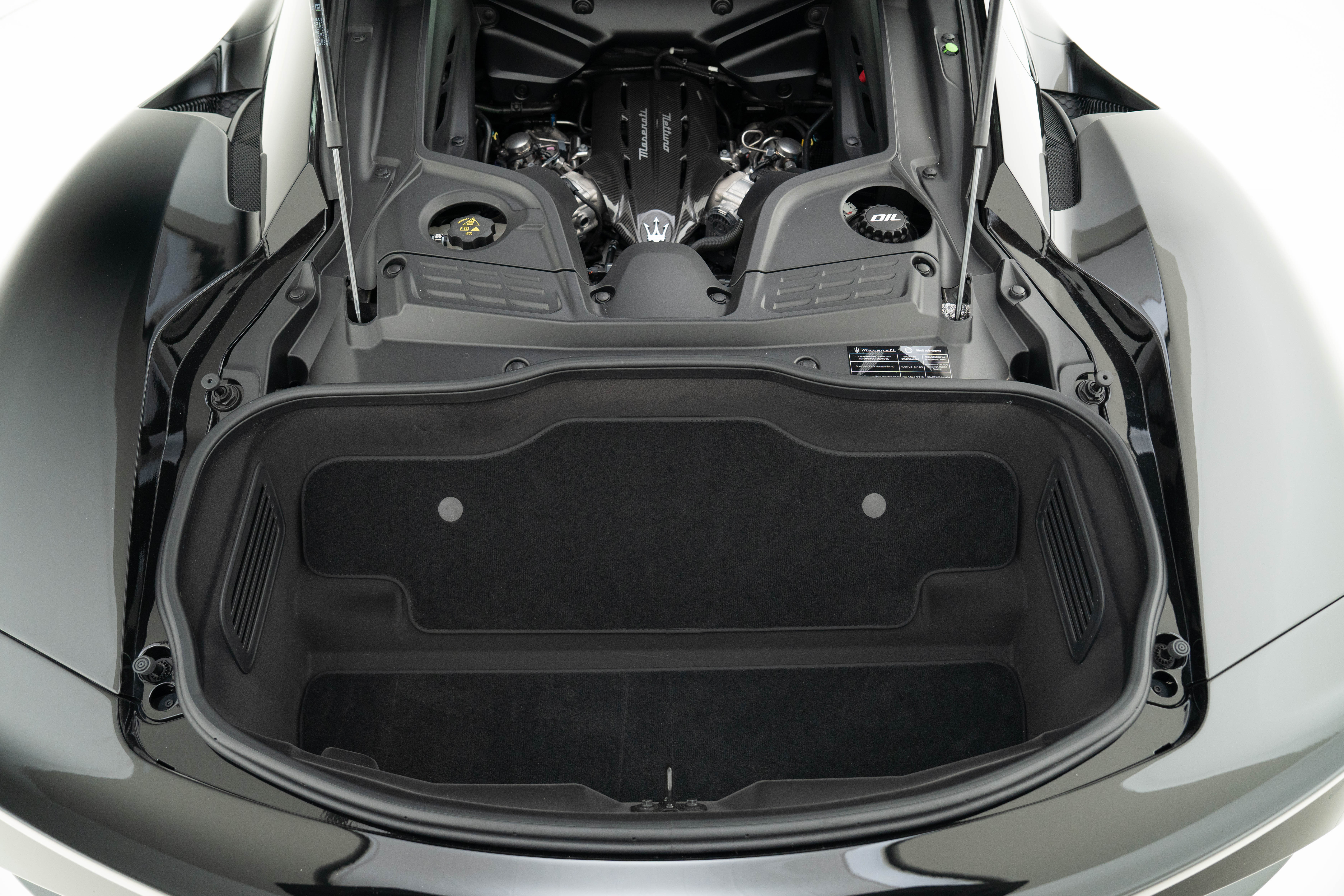 2023 Maserati MC20 — Extras