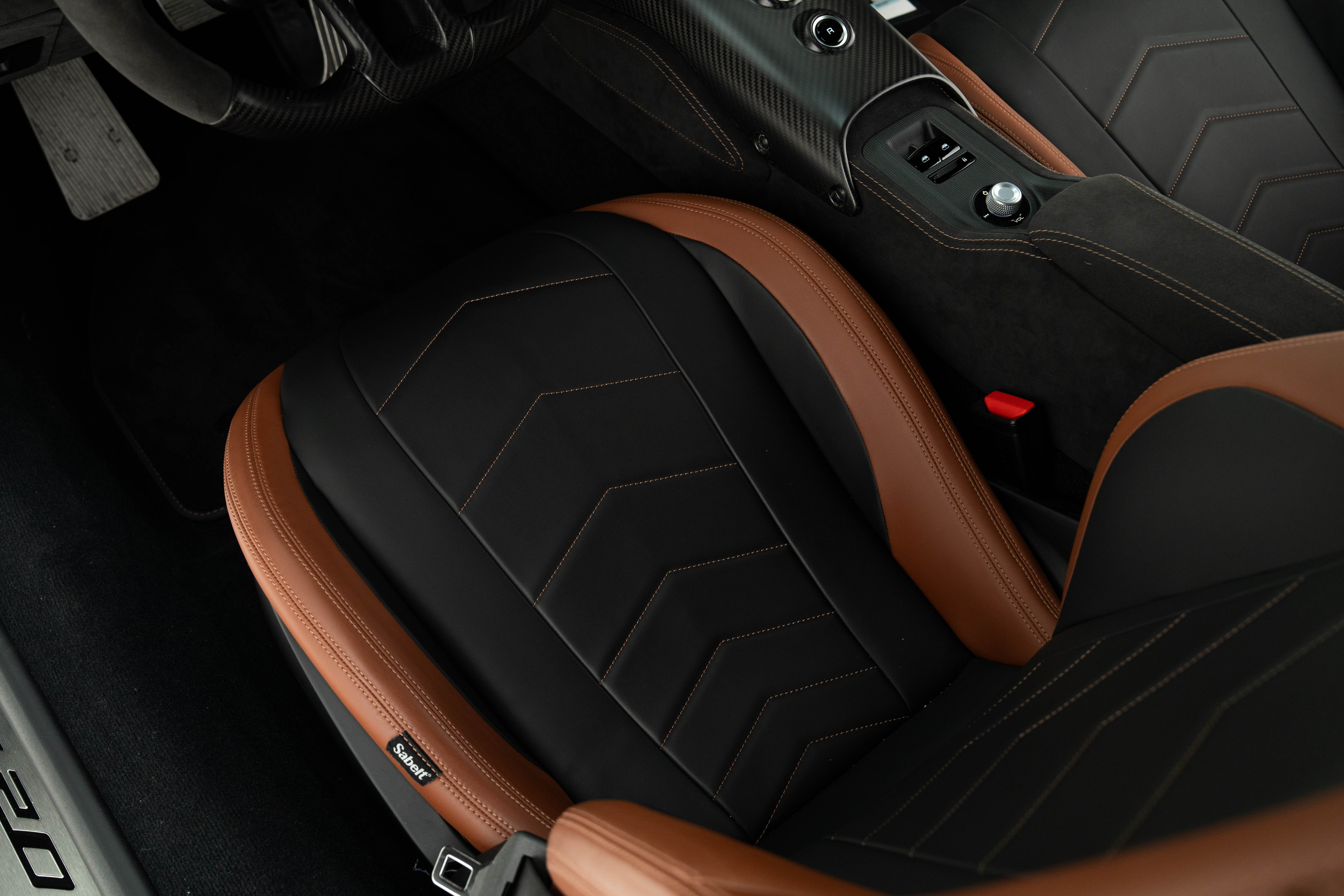 2023 Maserati MC20 — Interior