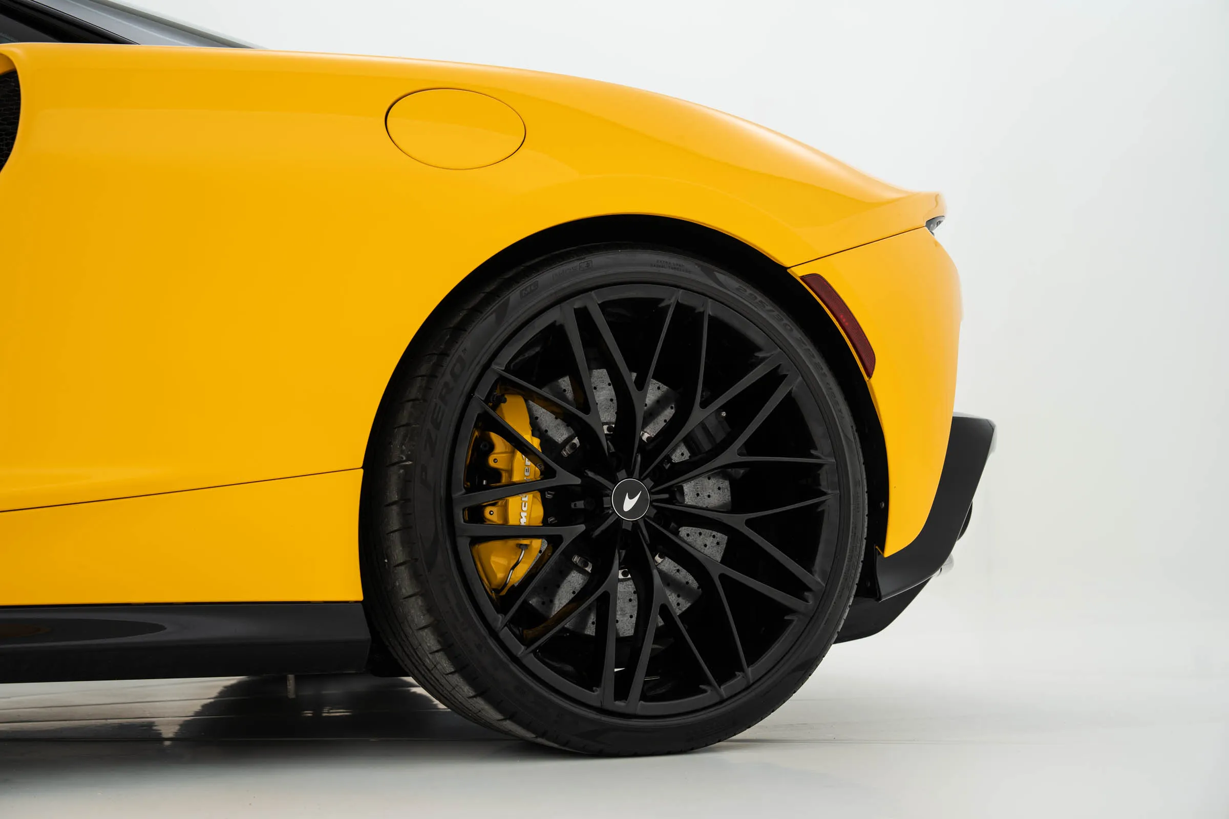 三菱 オープンショーケース MKH-380SRA 動作確認済 Y2023 2023 McLaren GT | MSO Volcano Yellow, Black Pack | duPont REGISTRY