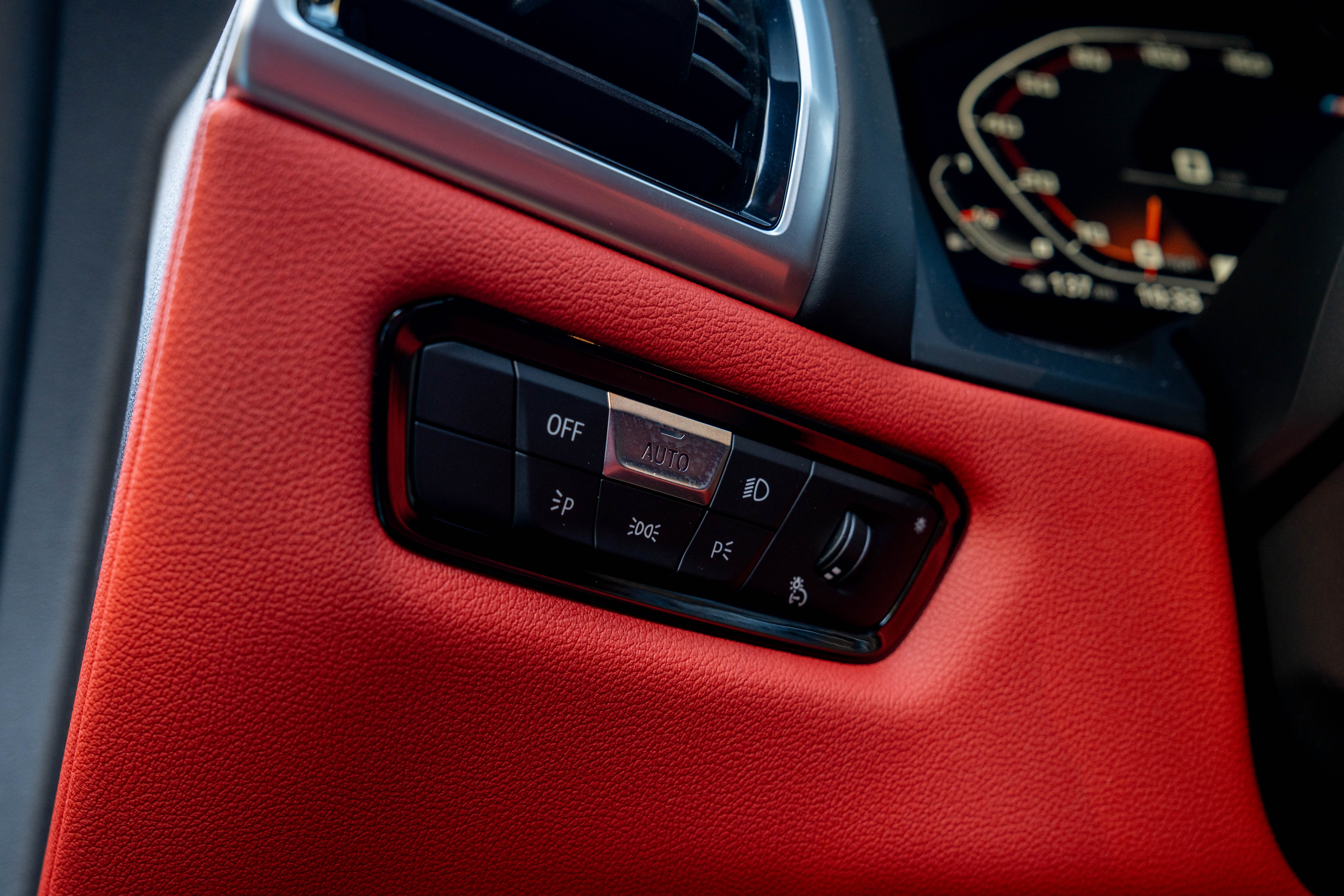 2024 BMW M850i — Interior
