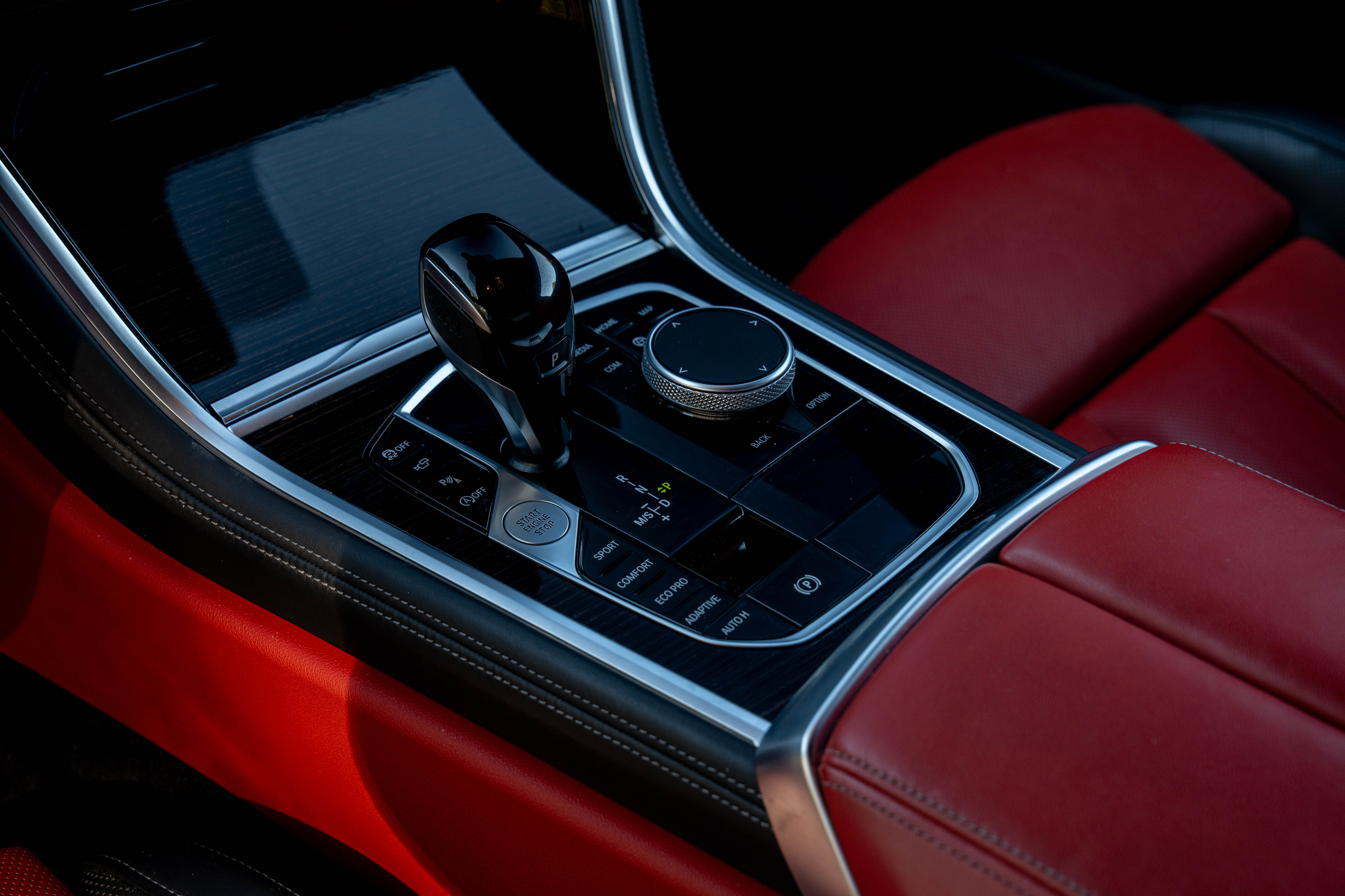 2024 BMW M850i — Interior
