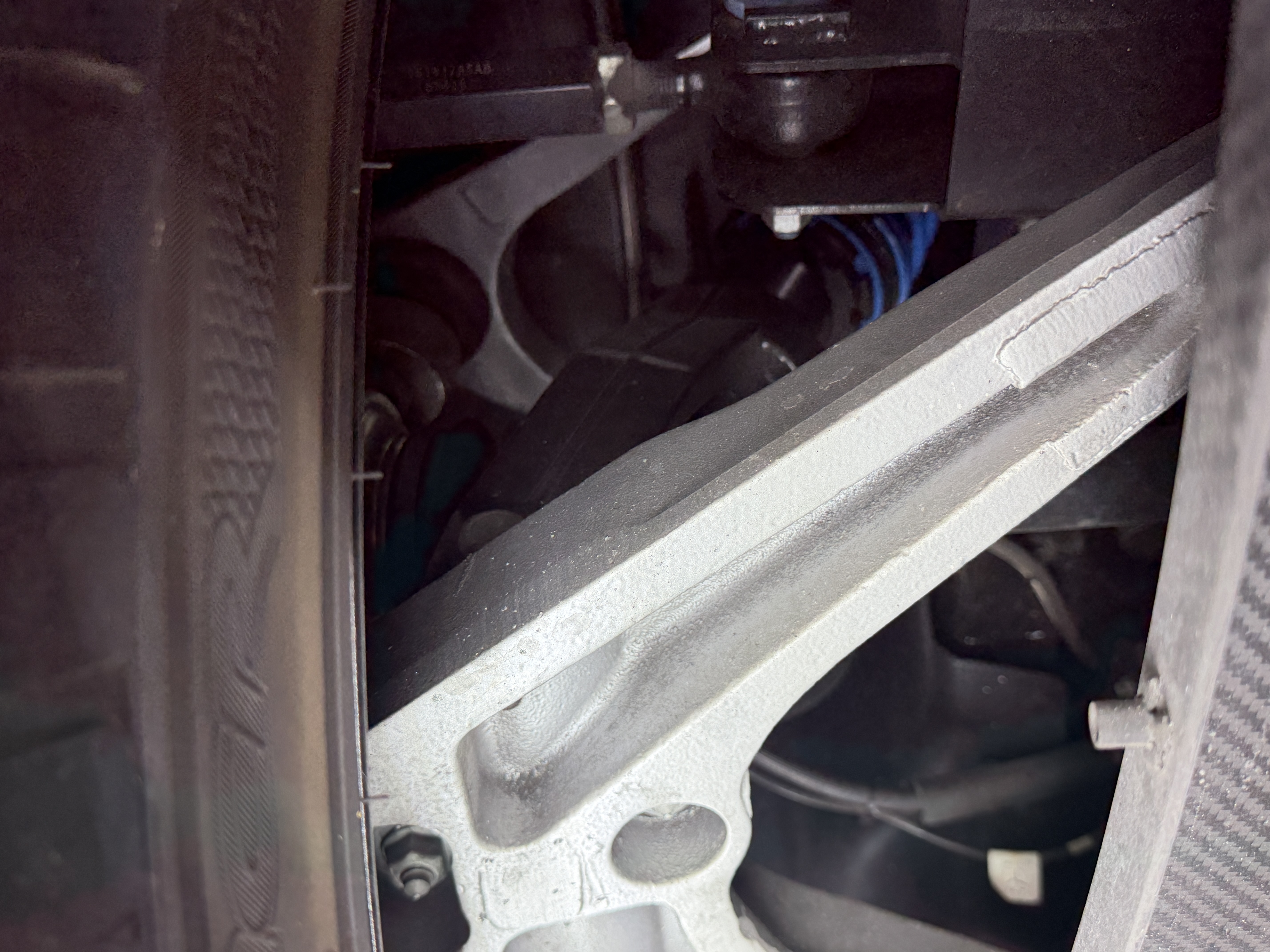 2016 Dodge Viper ACR Extreme — Undercarriage