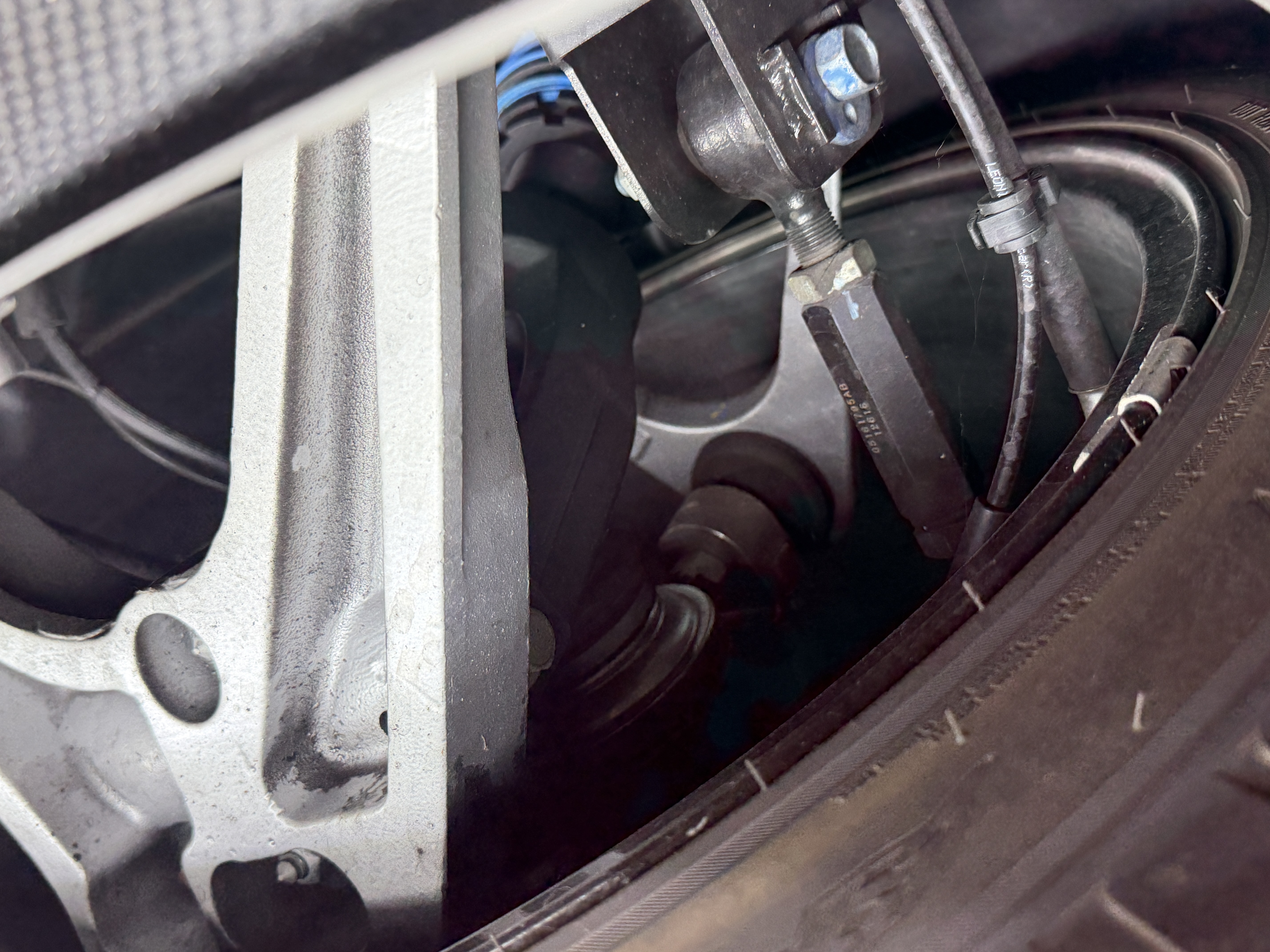 2016 Dodge Viper ACR Extreme — Undercarriage
