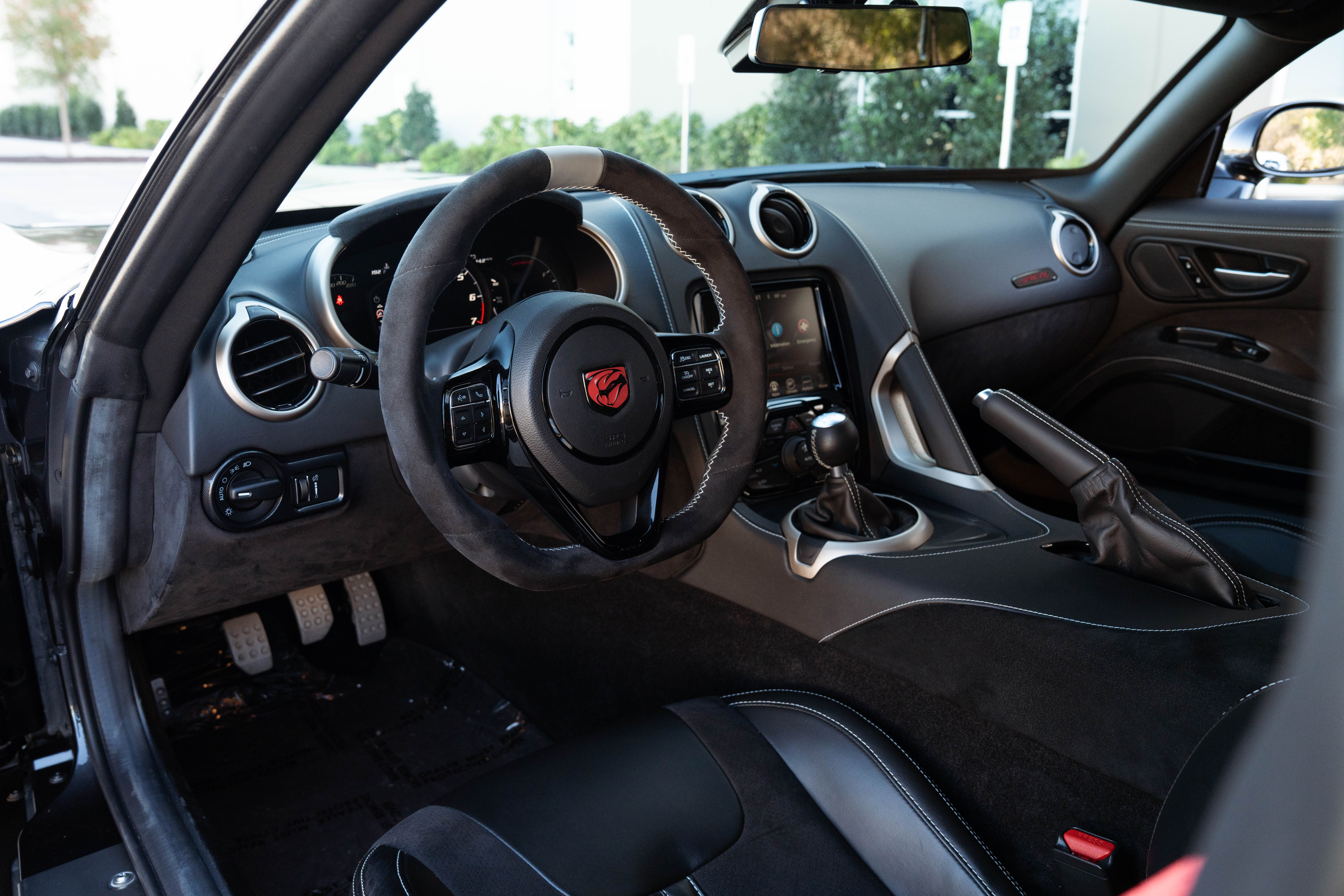 2016 Dodge Viper ACR Extreme — Interior