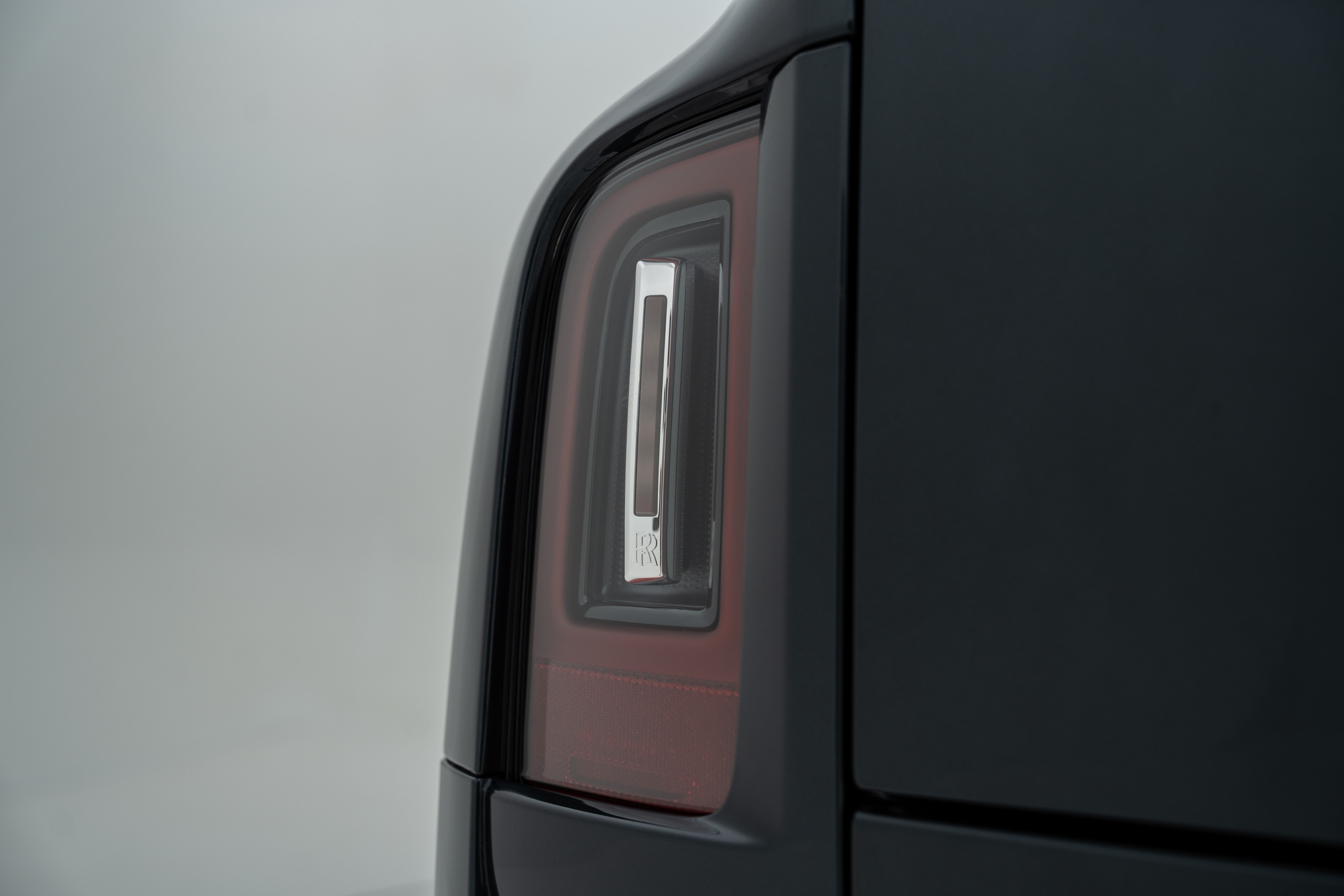 2025 Rolls-Royce Cullinan Blackbadge-8.jpg