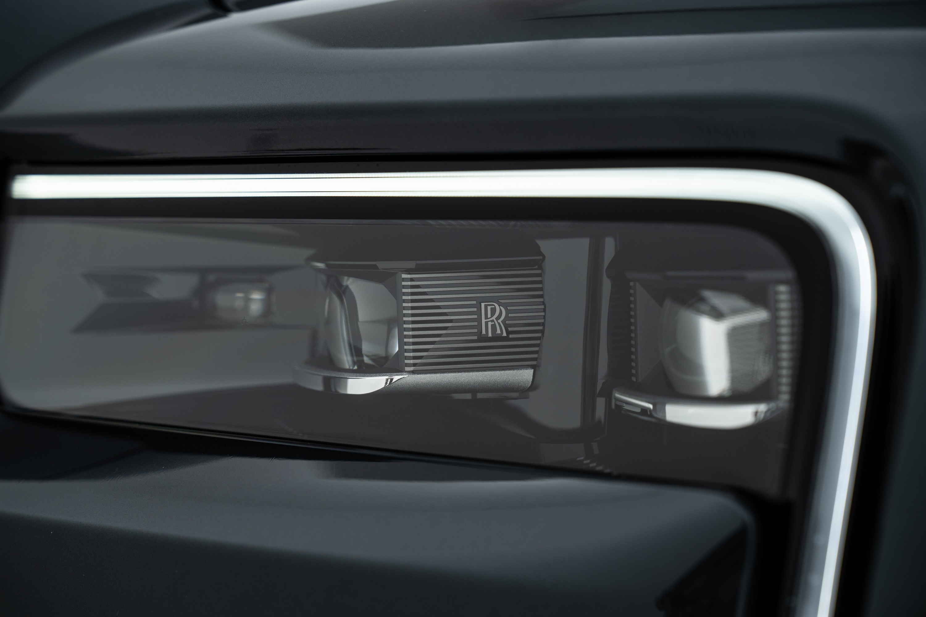 2025 Rolls-Royce Cullinan Blackbadge-3.jpg