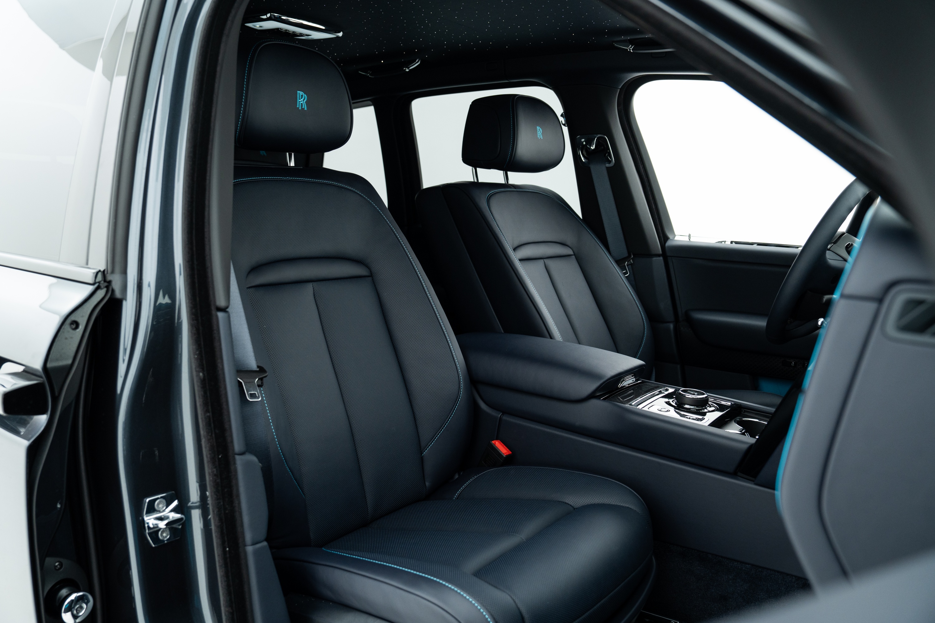 2025 Rolls-Royce Cullinan Blackbadge-54.jpg