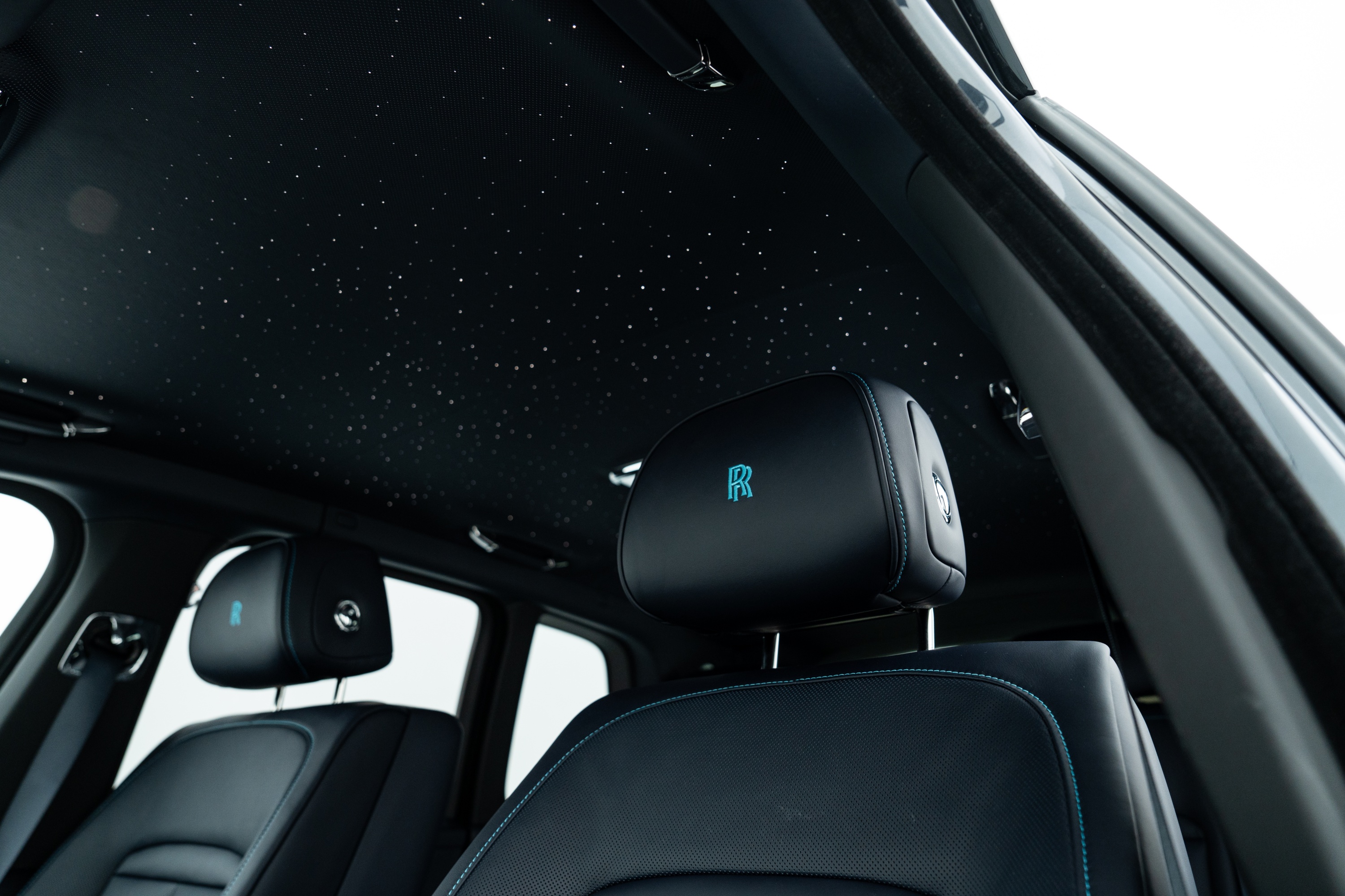 2025 Rolls-Royce Cullinan Blackbadge-27.jpg