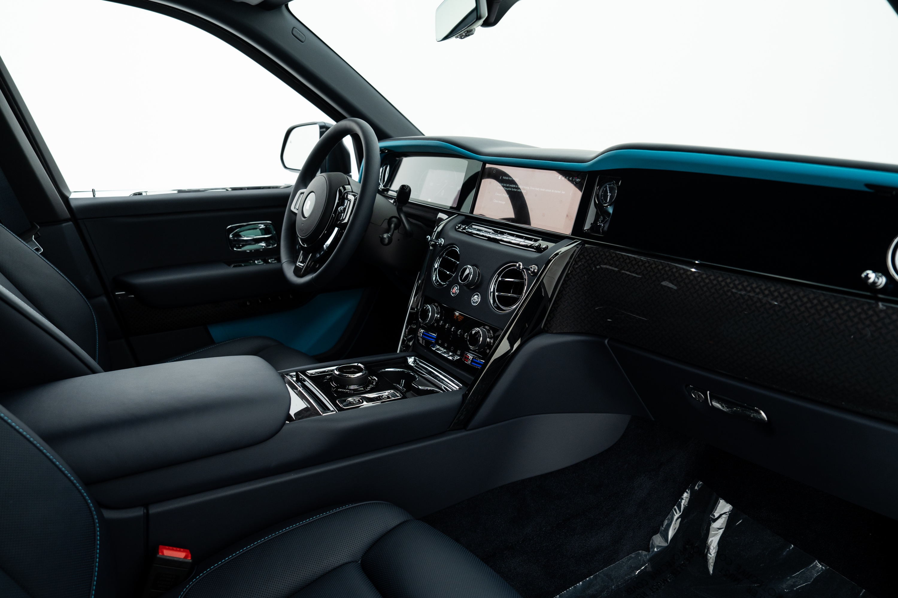 2025 Rolls-Royce Cullinan Blackbadge-50.jpg