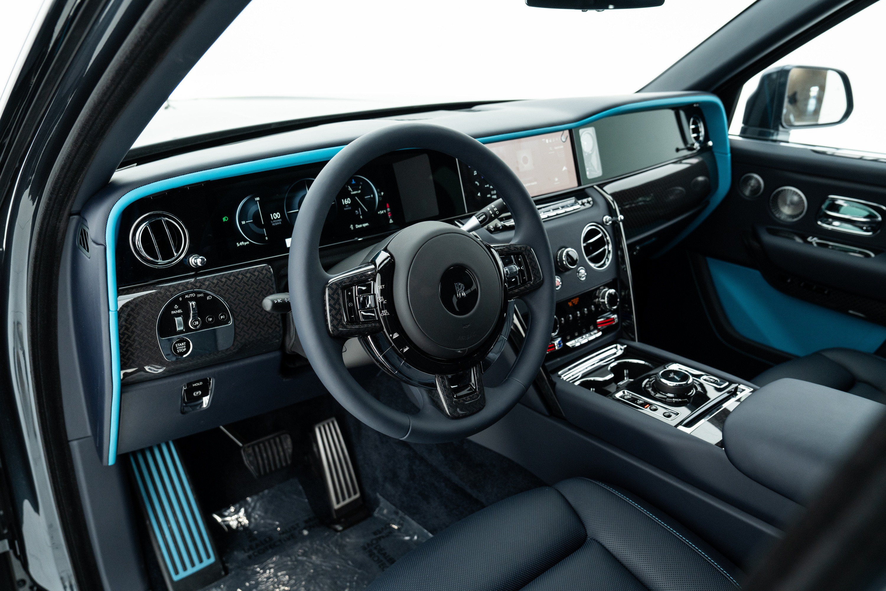 2025 Rolls-Royce Cullinan Blackbadge-18.jpg