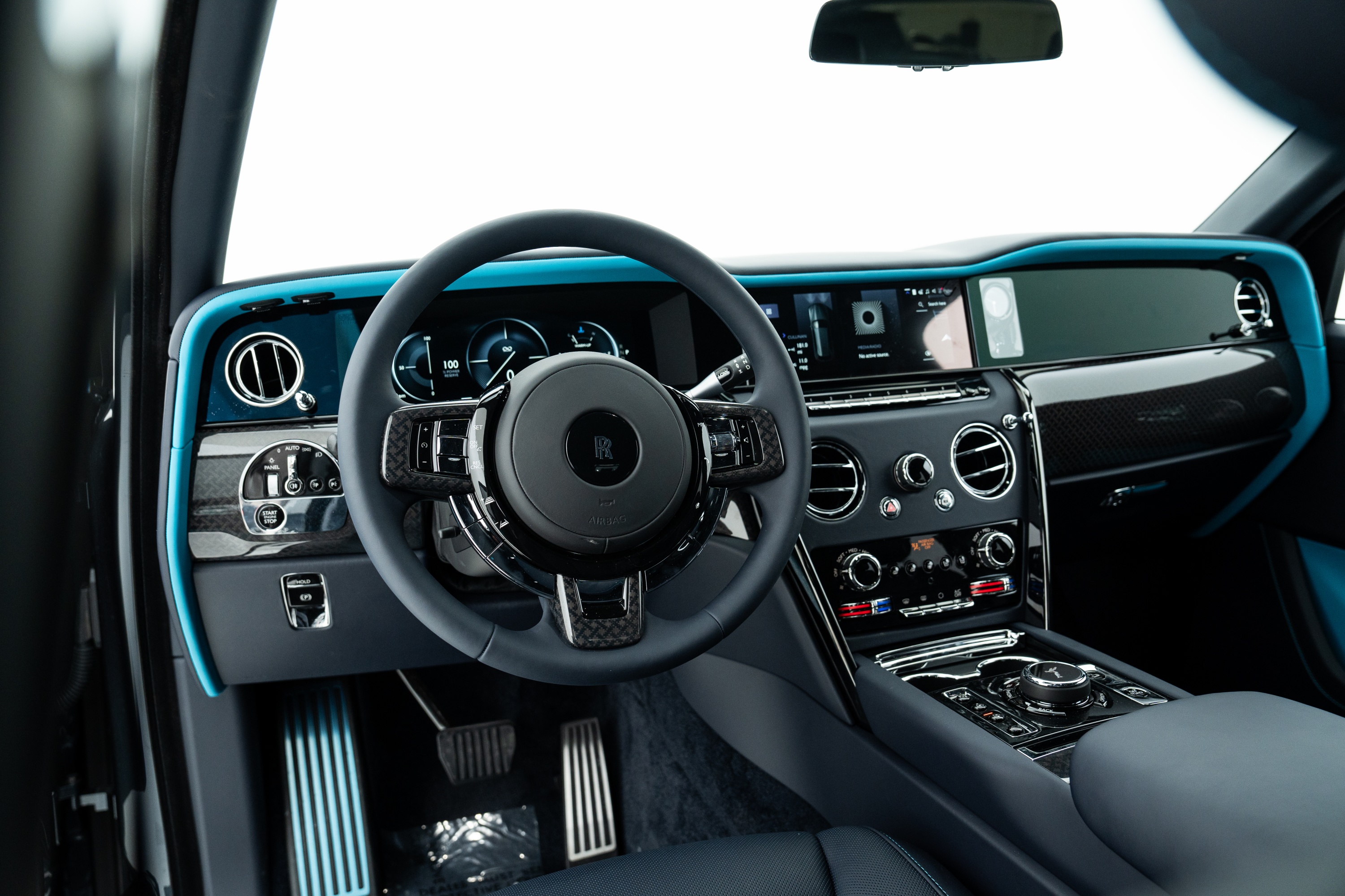 2025 Rolls-Royce Cullinan Blackbadge-19.jpg
