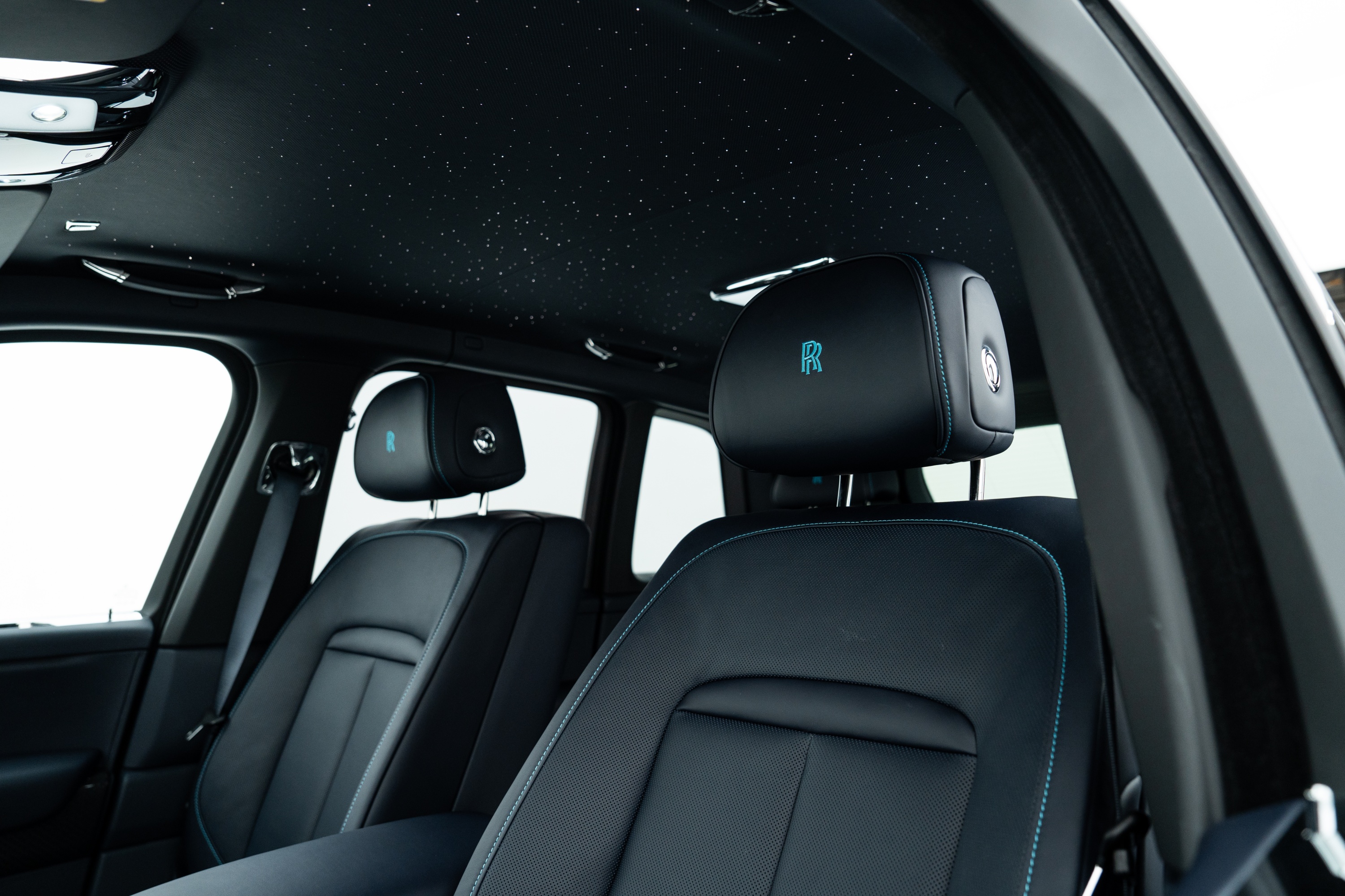 2025 Rolls-Royce Cullinan Blackbadge-28.jpg