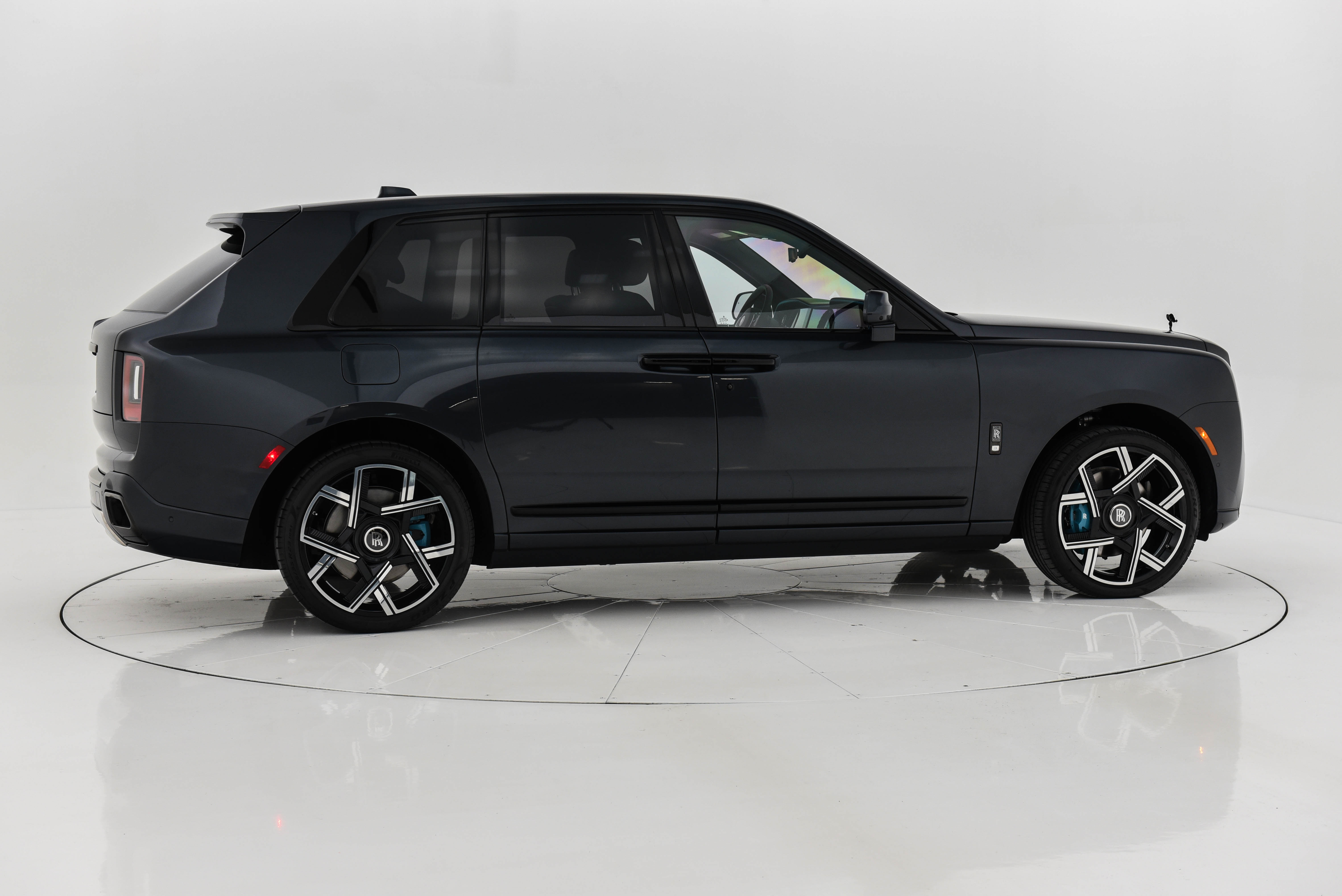 2025 Rolls-Royce Cullinan Blackbadge-67.jpg