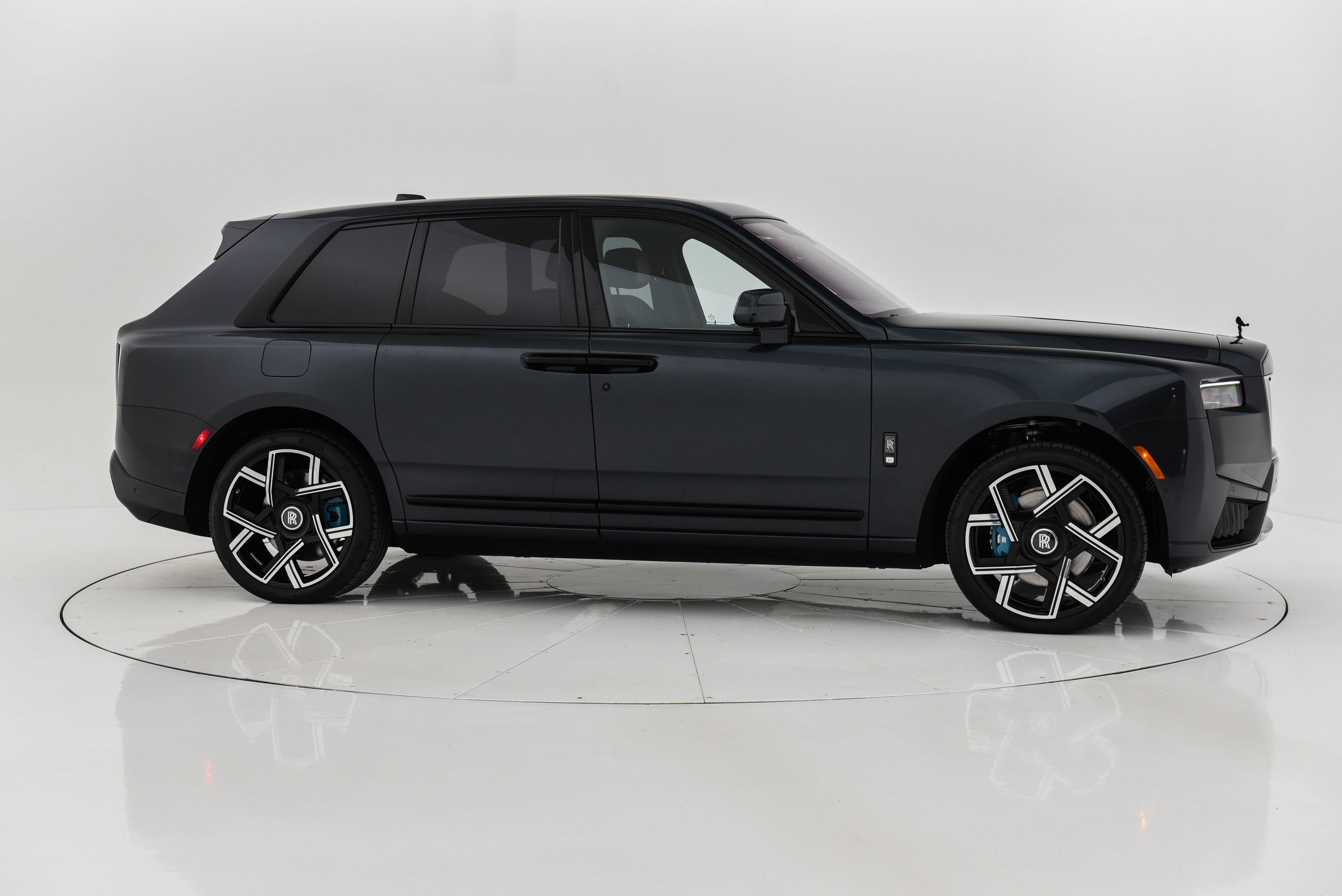 2025 Rolls-Royce Cullinan Blackbadge-64.jpg