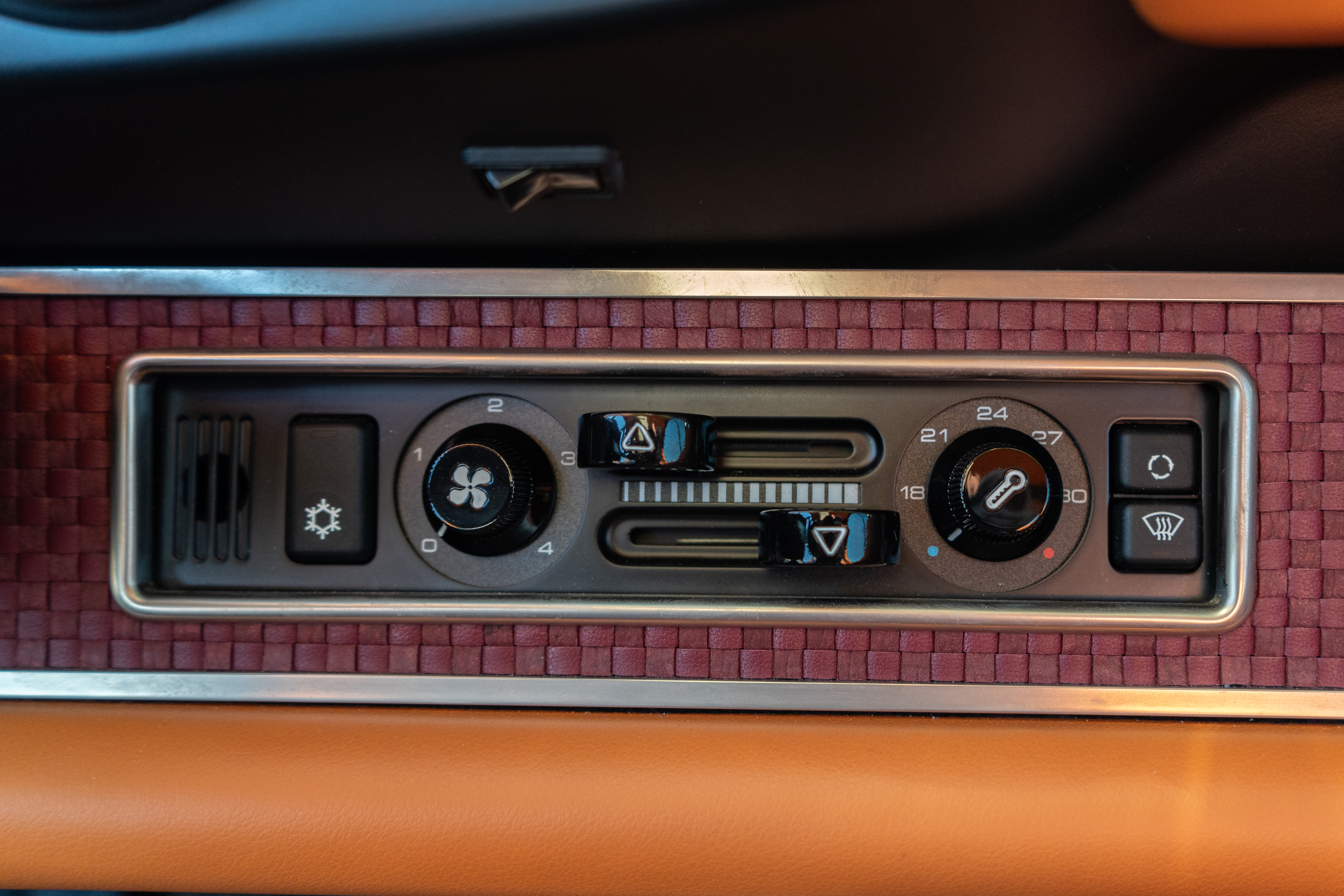1992 Porsche 911 Tagra by Singer-65.jpg
