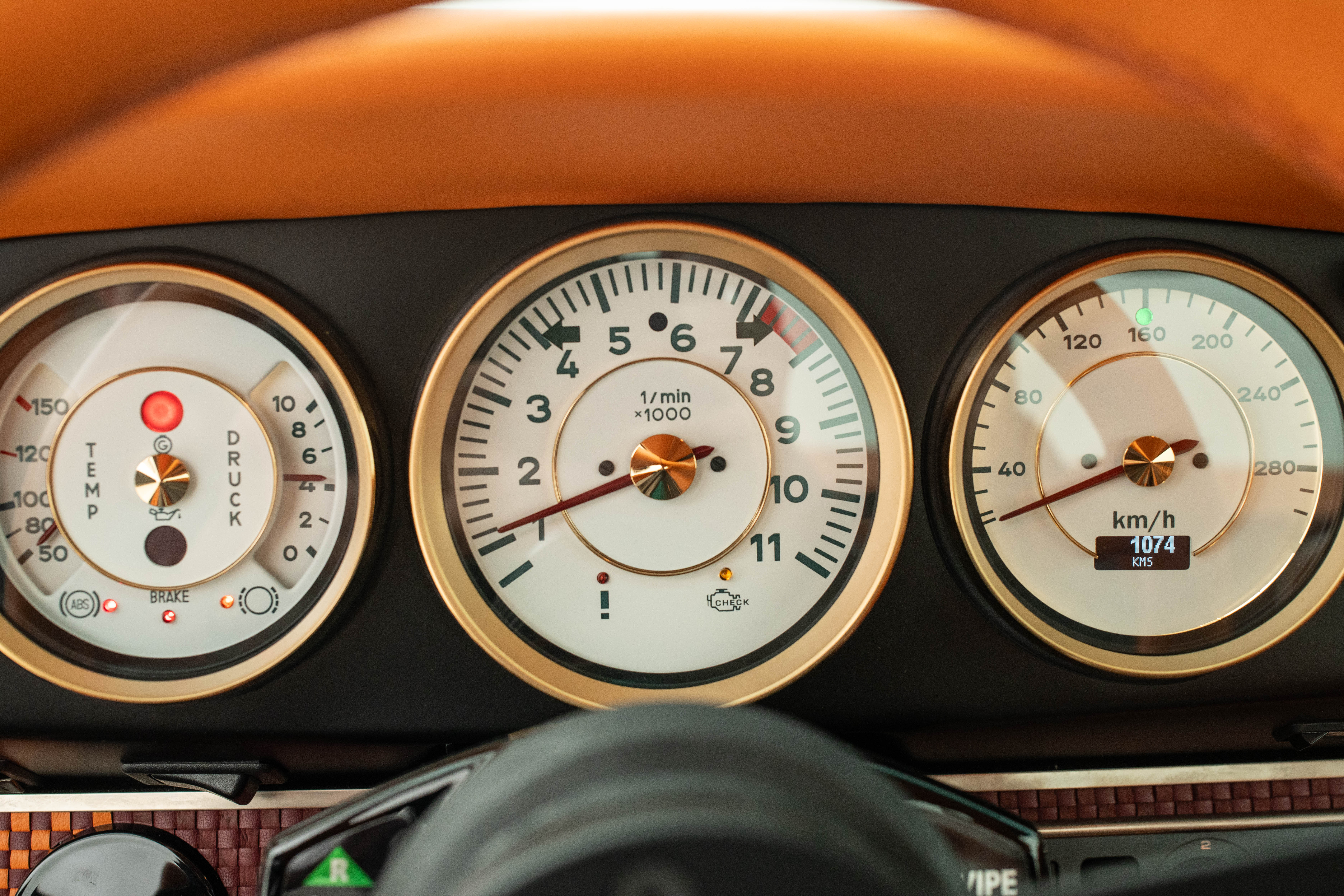 1992 Porsche 911 Tagra by Singer-13.jpg