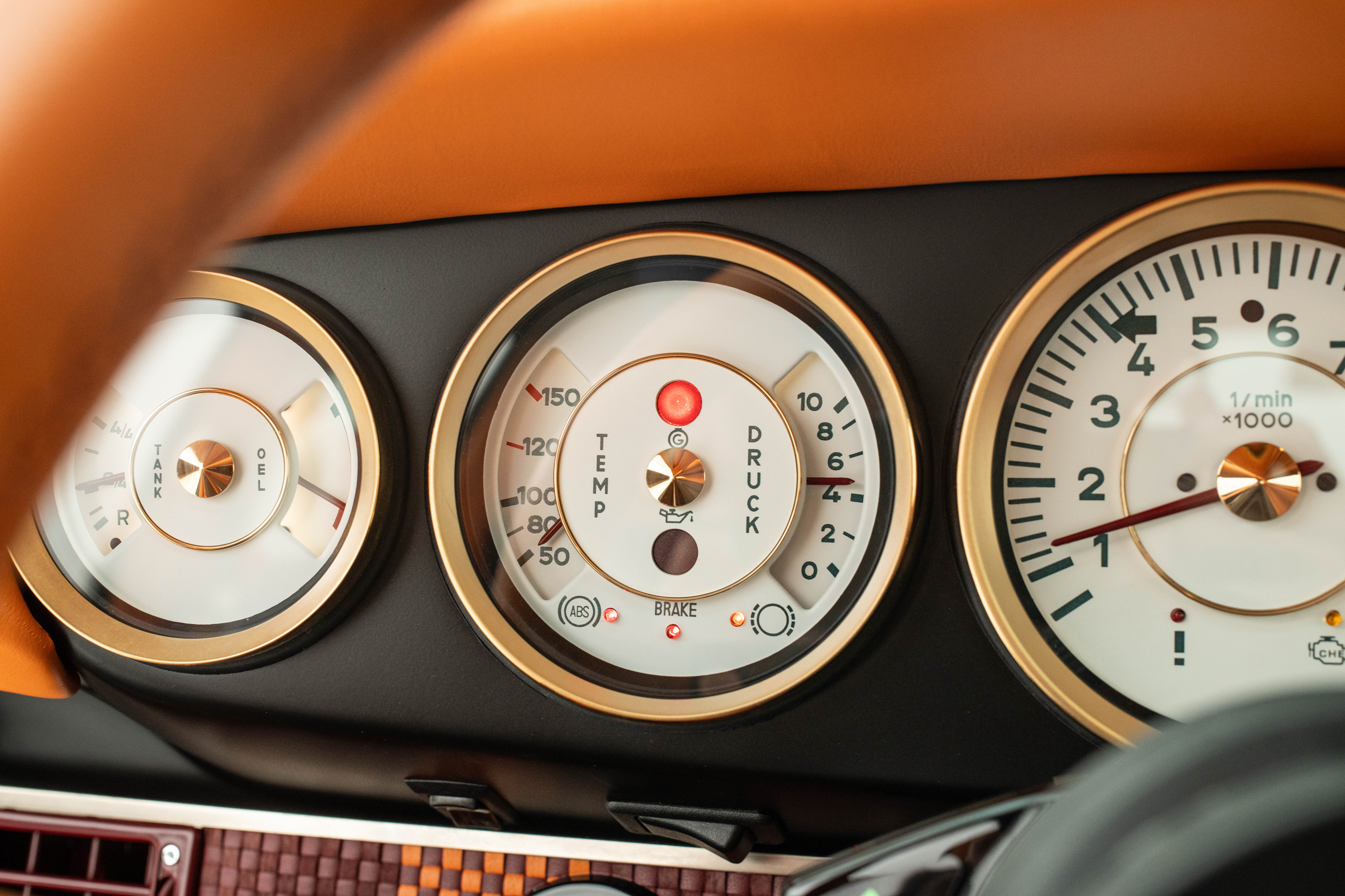 1992 Porsche 911 Tagra by Singer-11.jpg