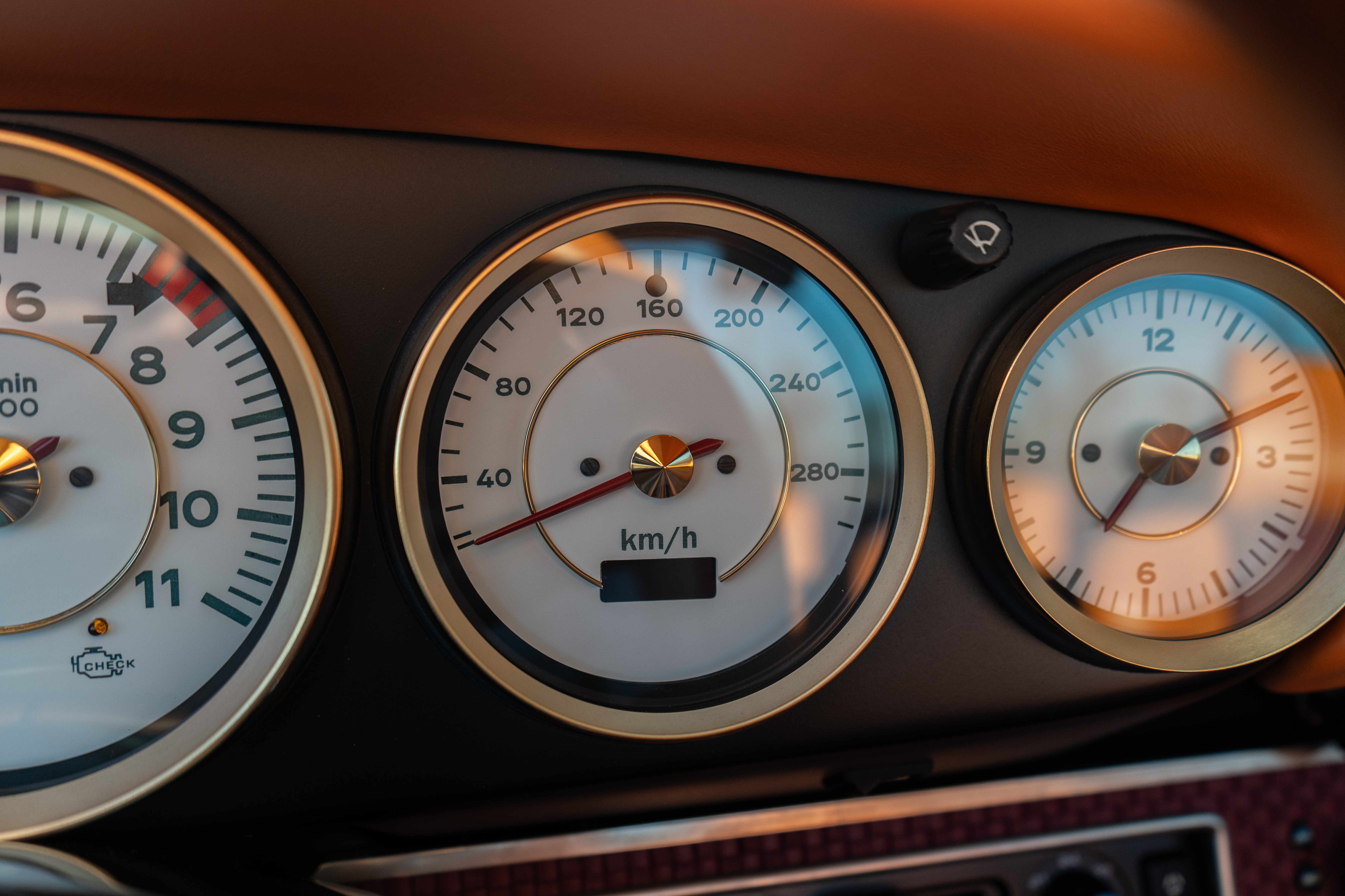 1992 Porsche 911 Tagra by Singer-63.jpg