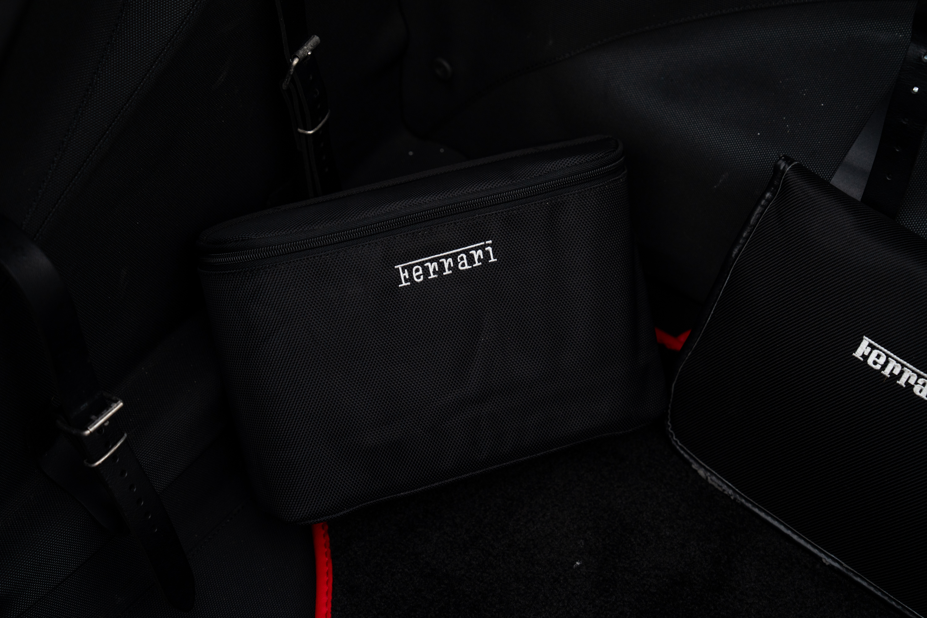 2009 Ferrari 430 Scuderia — Extras