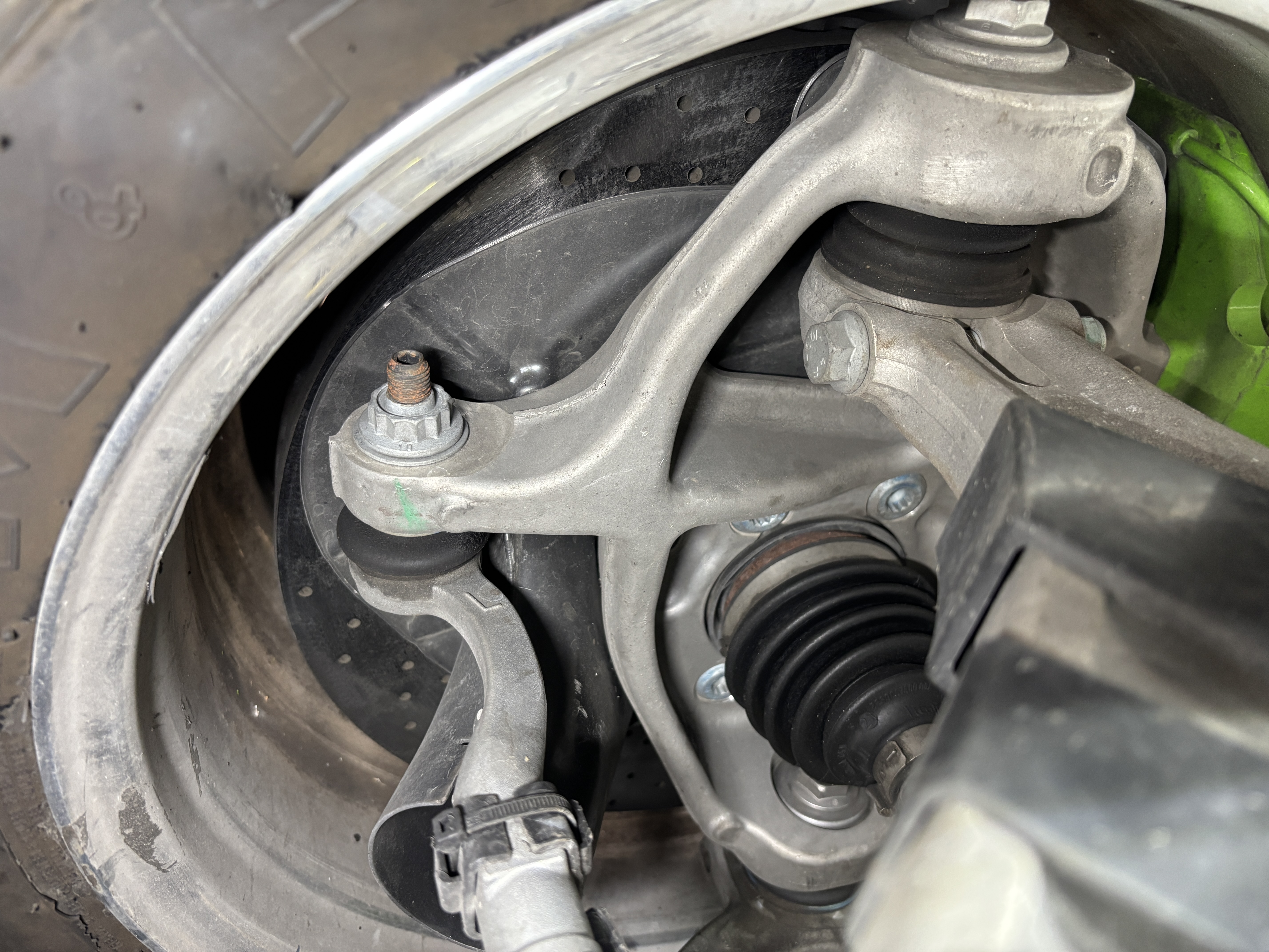 2022 Lamborghini Huracan STO — Undercarriage