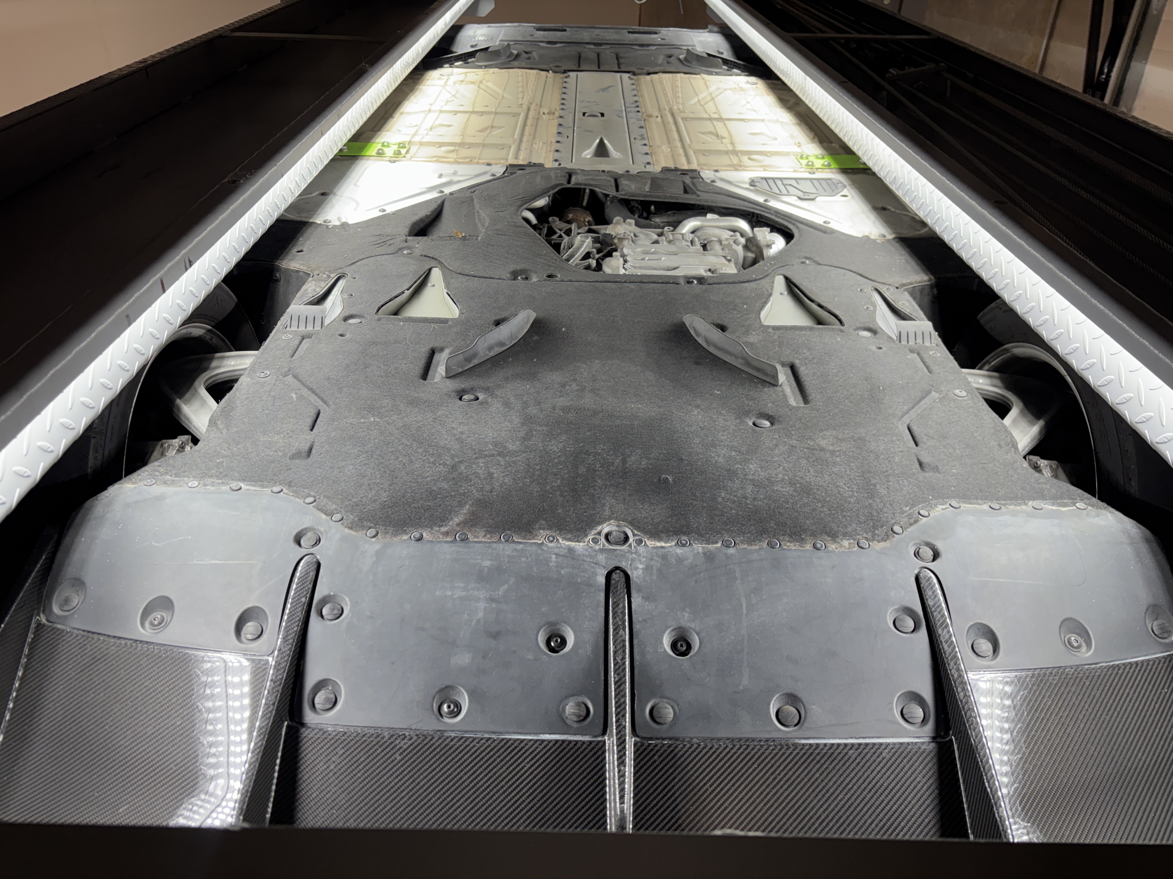 2022 Lamborghini Huracan STO — Undercarriage