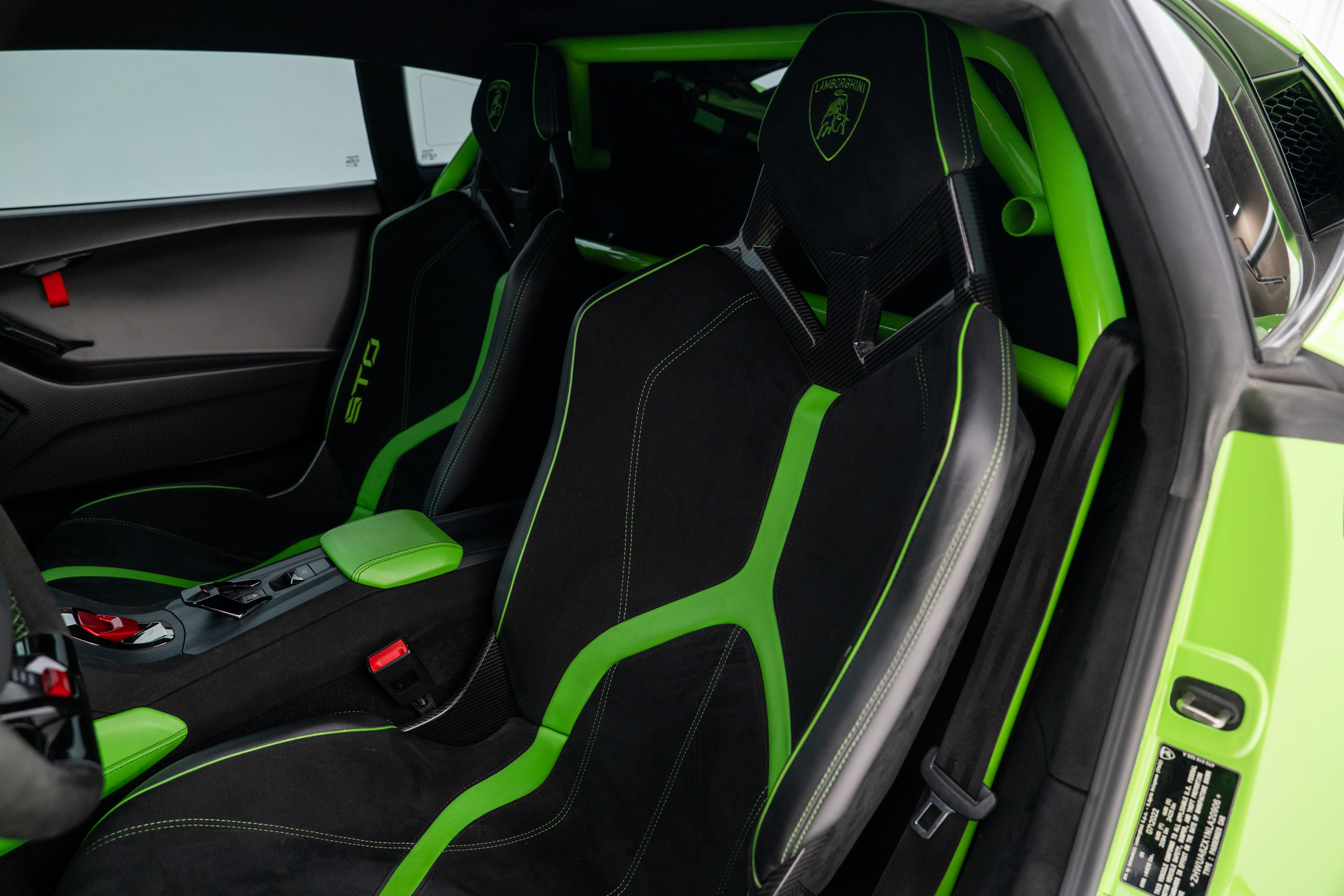 2022 Lamborghini Huracan STO — Interior