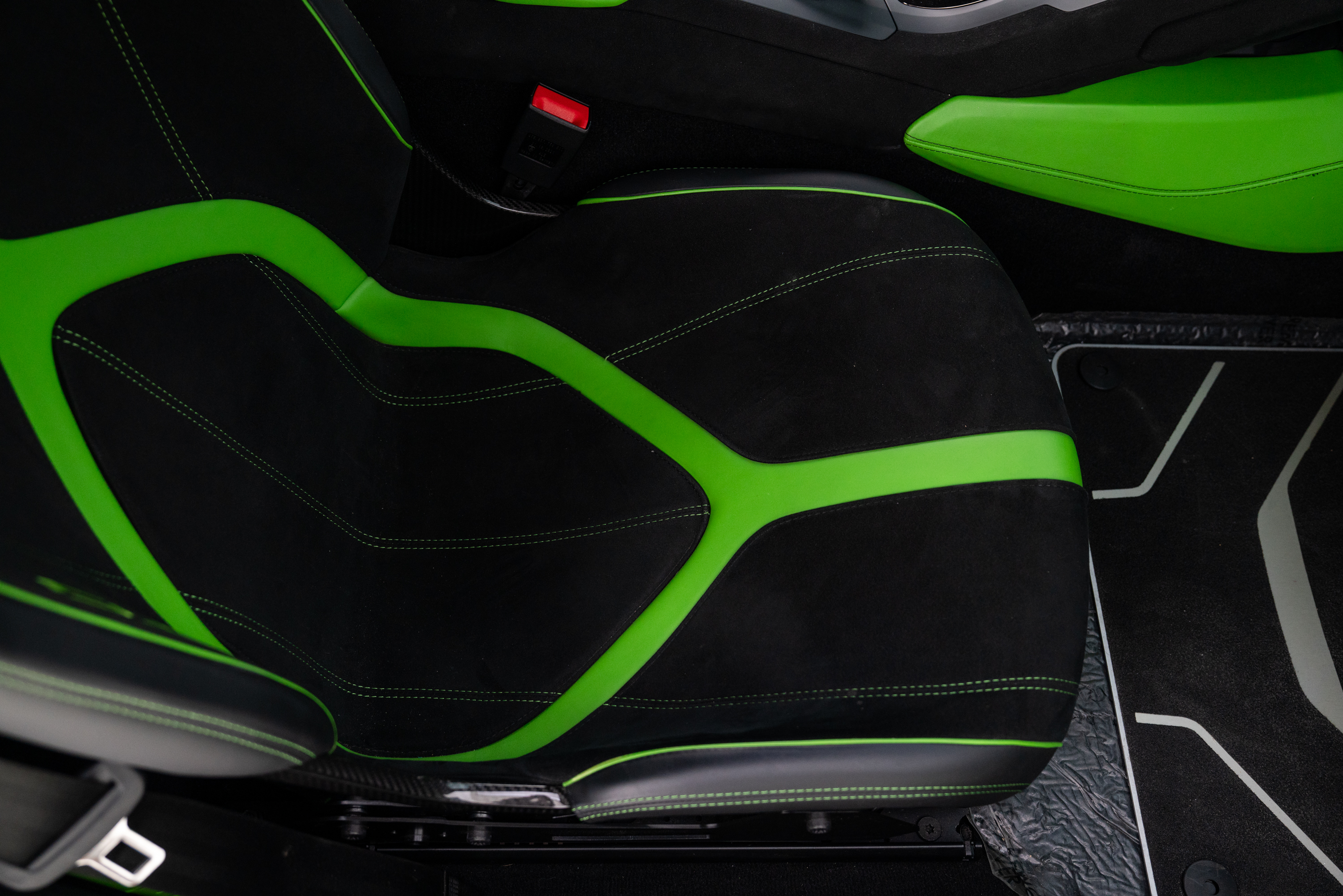 2022 Lamborghini Huracan STO — Interior