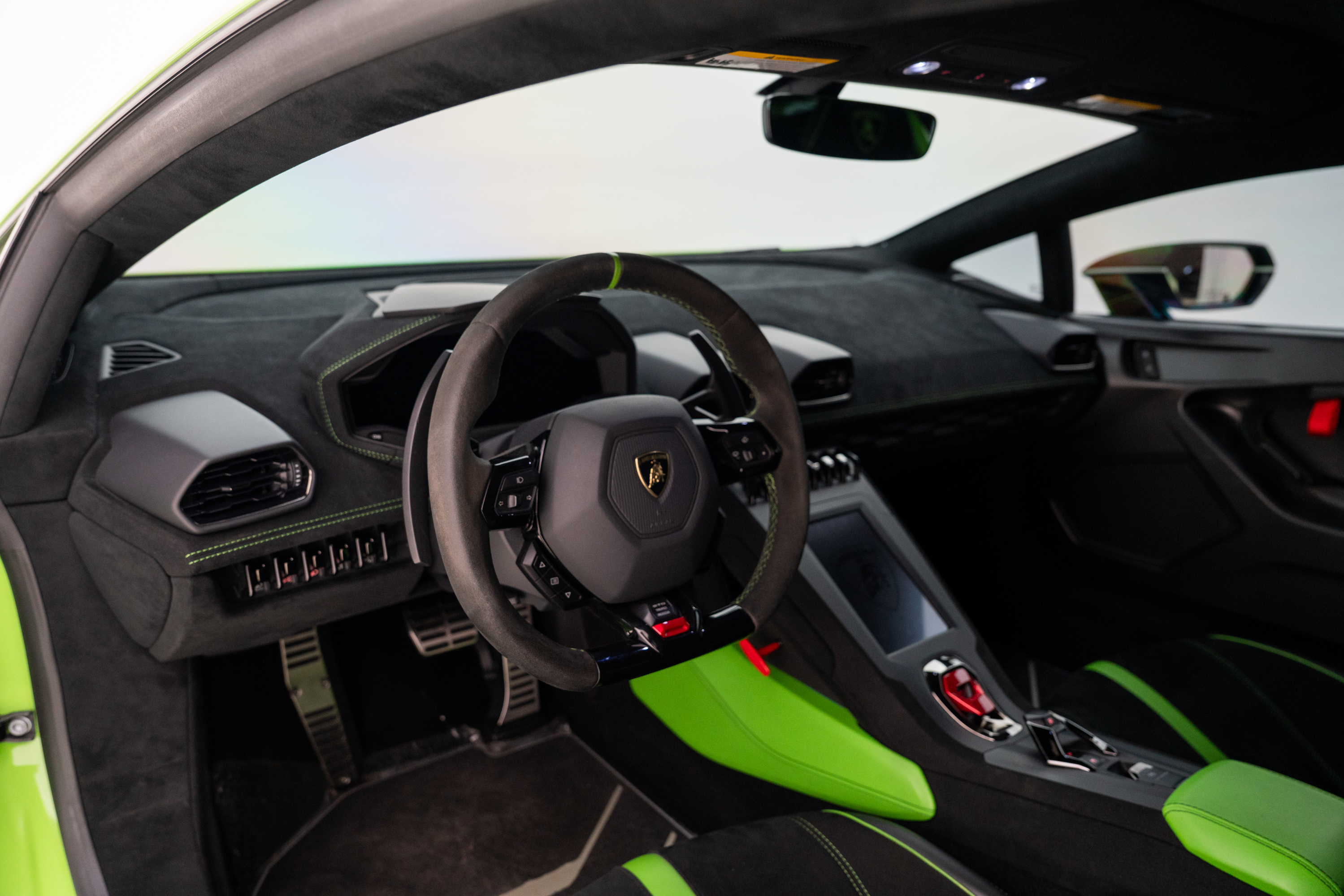 2022 Lamborghini Huracan STO — Interior