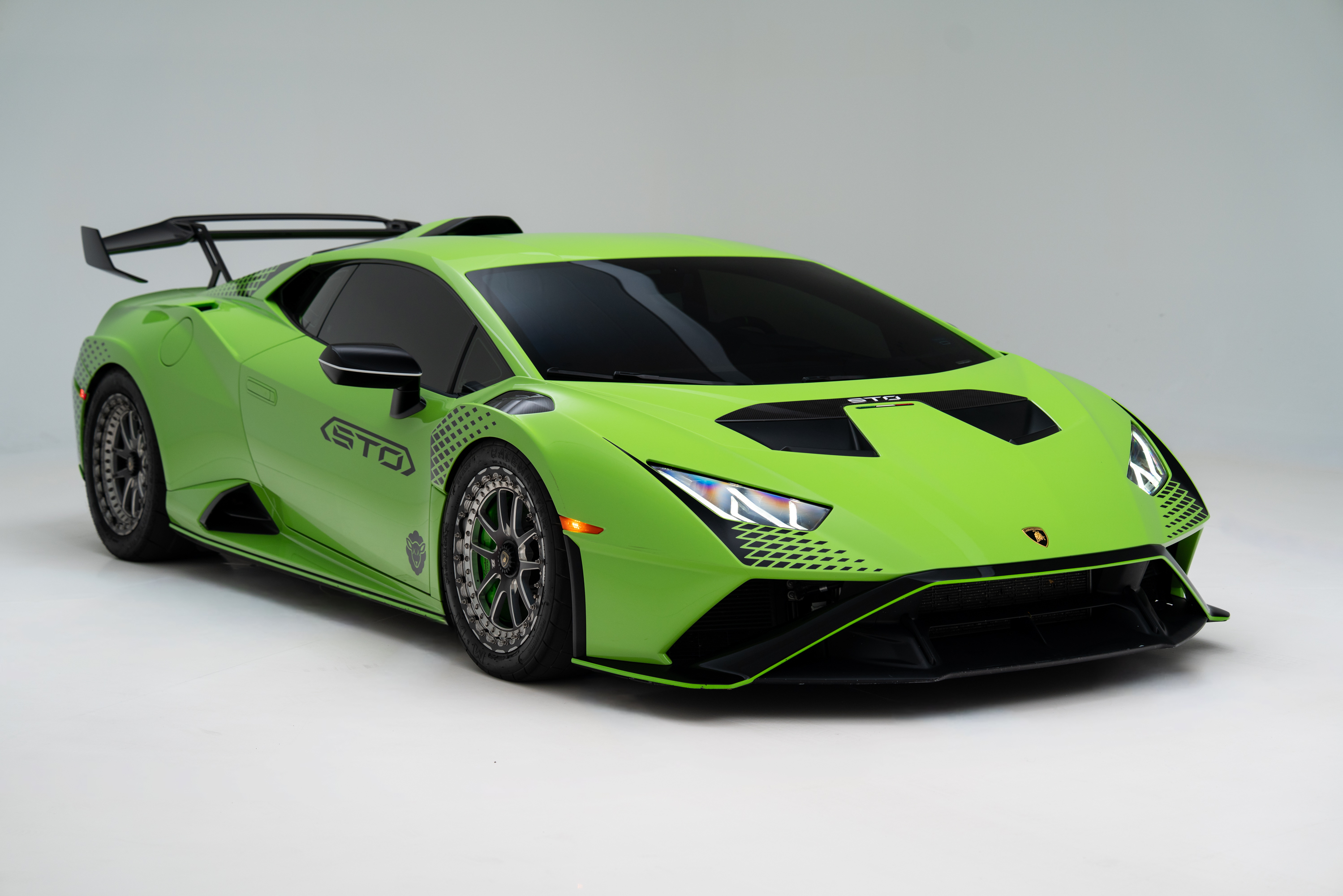 2022 Lamborghini Huracan STO