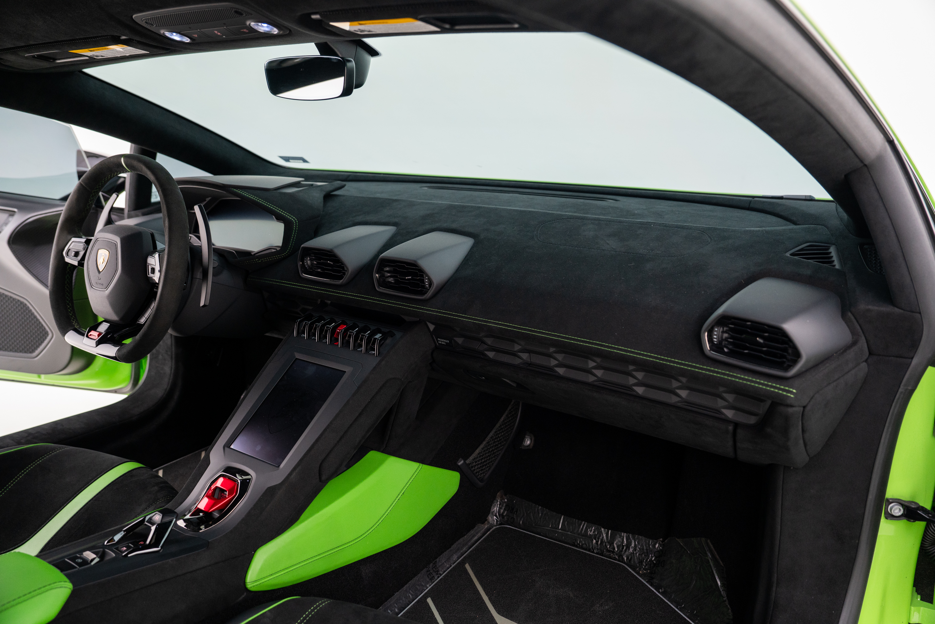2022 Lamborghini Huracan STO — Interior