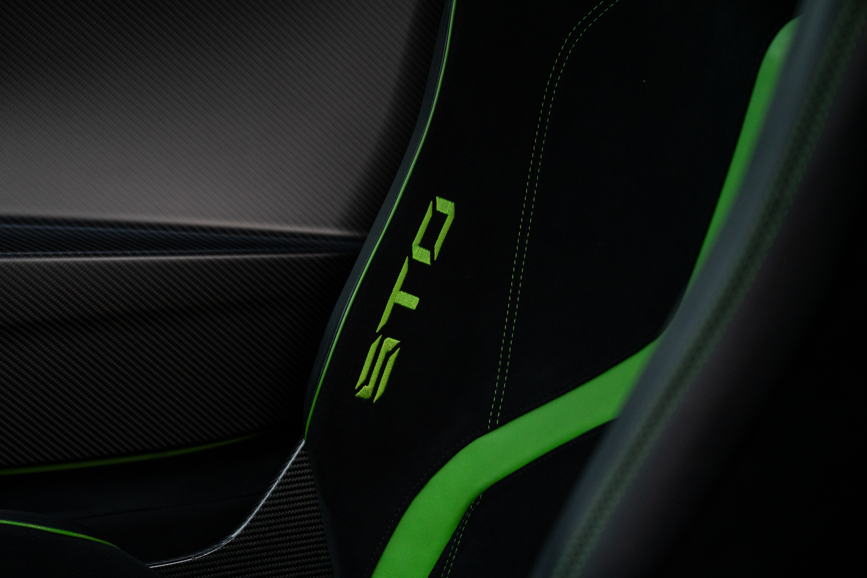 2022 Lamborghini Huracan STO — Interior