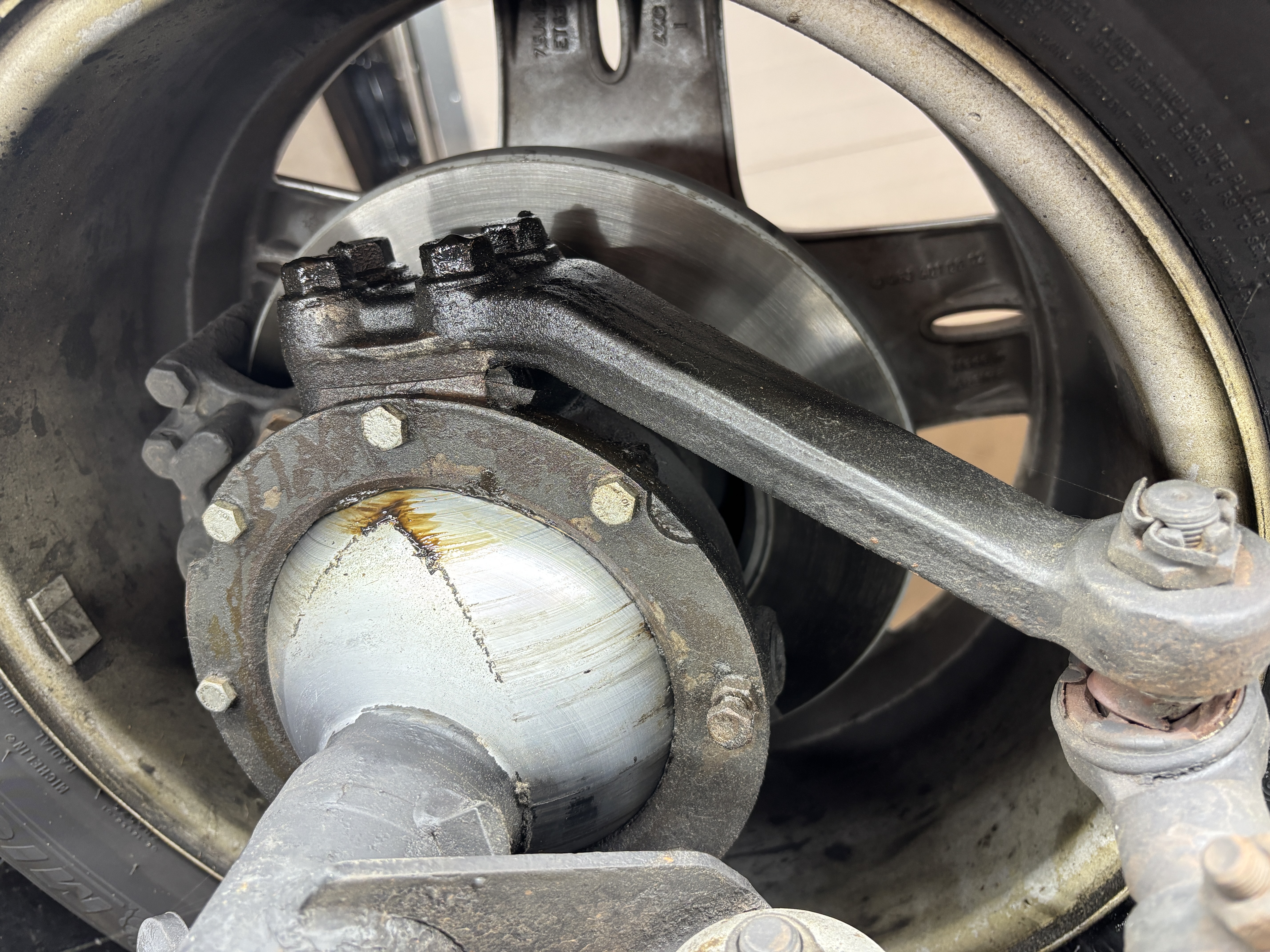 1994 Mercedes-Benz G350TD Cabriolet — Undercarriage