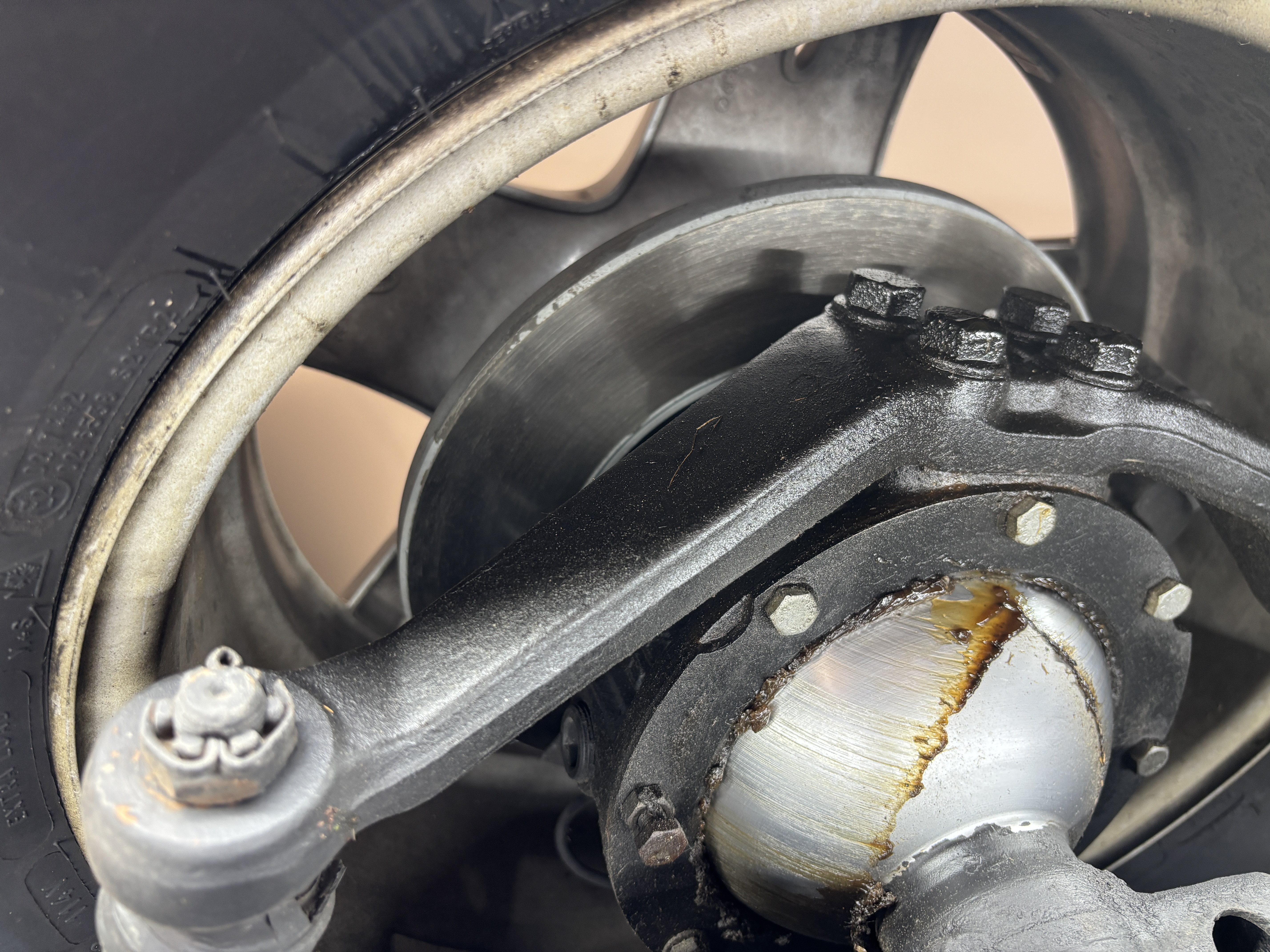 1994 Mercedes-Benz G350TD Cabriolet — Undercarriage