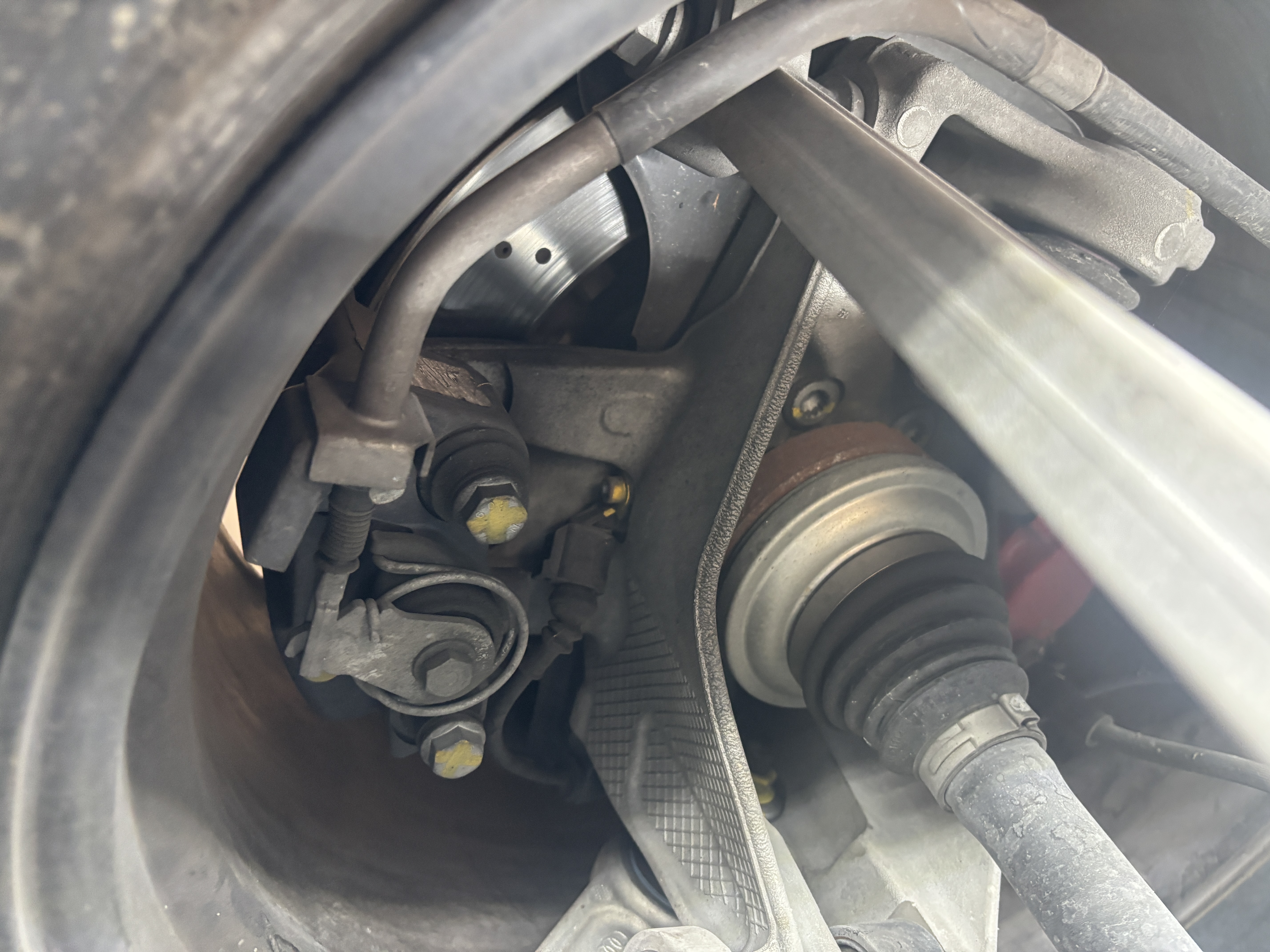 2013 Lamborghini Gallardo LP 560-4 — Undercarriage