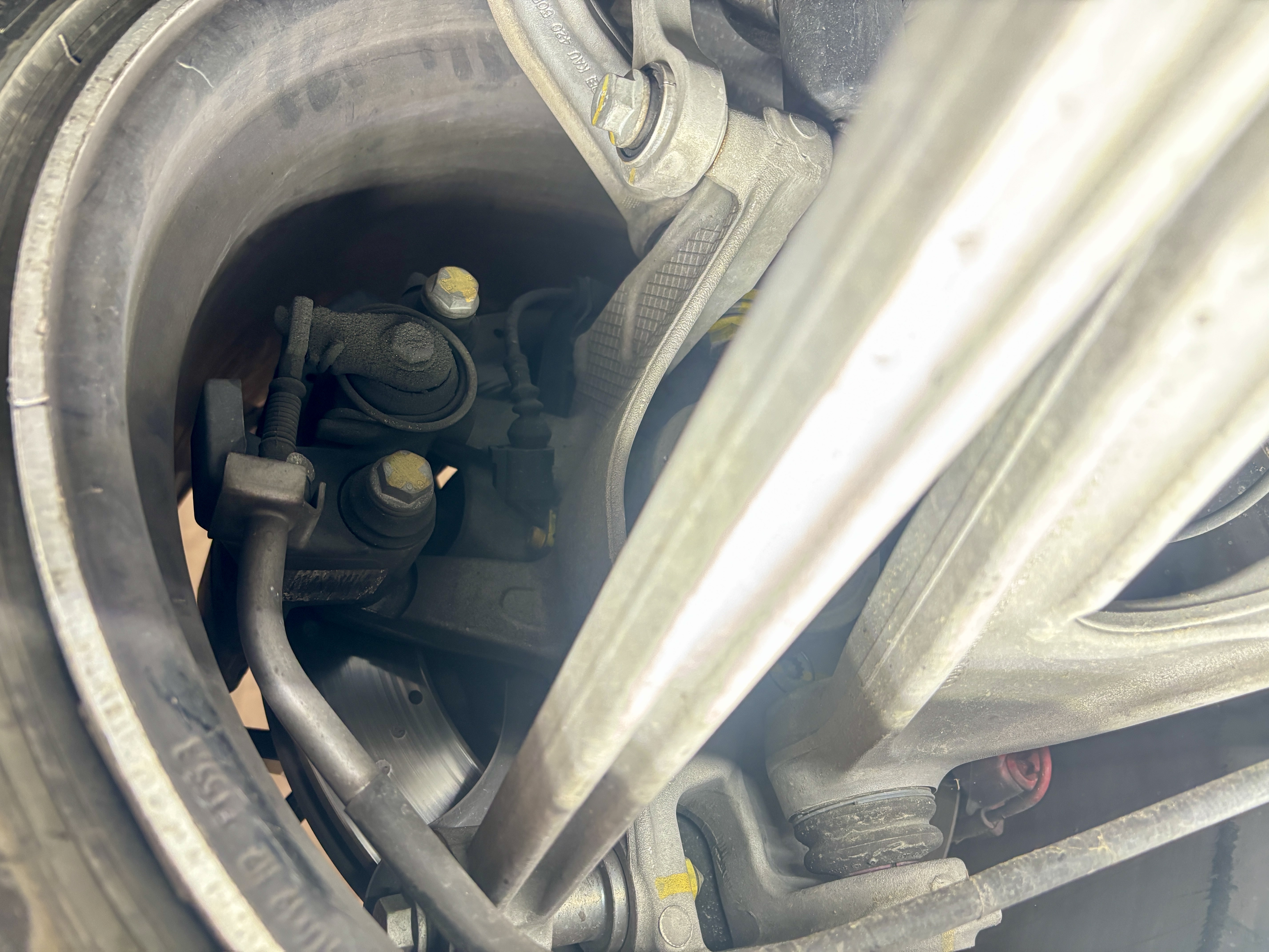 2013 Lamborghini Gallardo LP 560-4 — Undercarriage