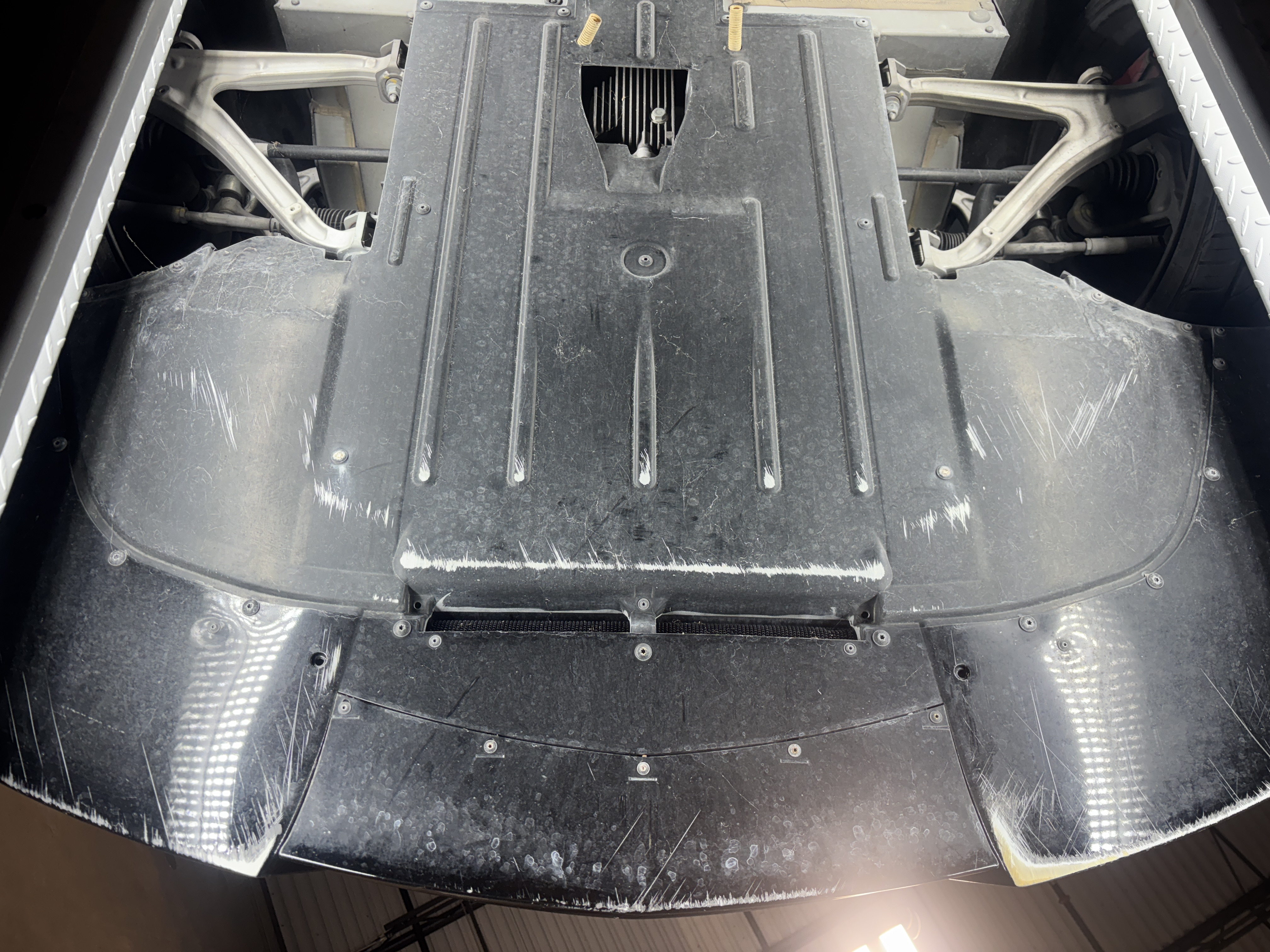 2013 Lamborghini Gallardo LP 560-4 — Undercarriage