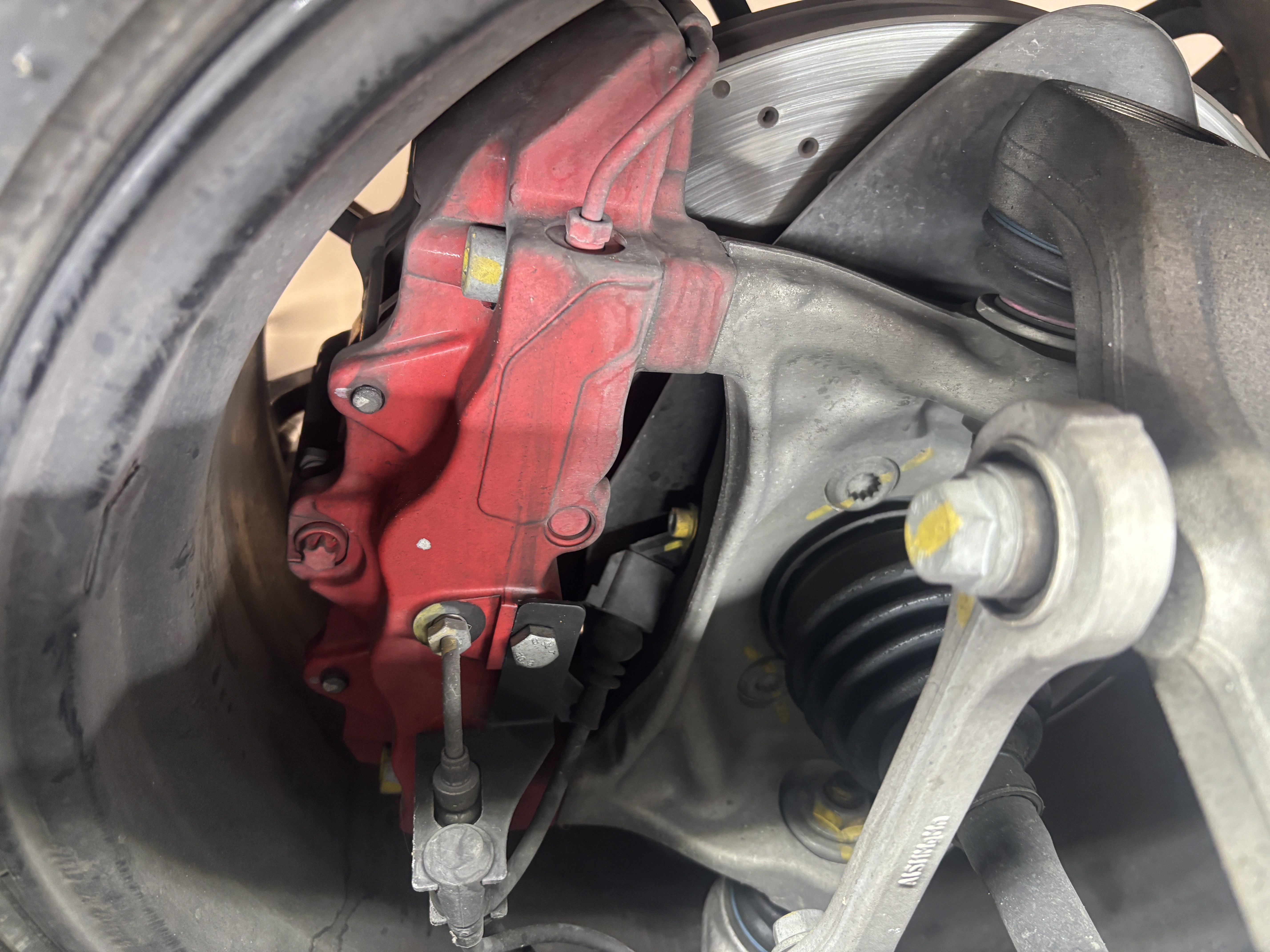 2013 Lamborghini Gallardo LP 560-4 — Undercarriage