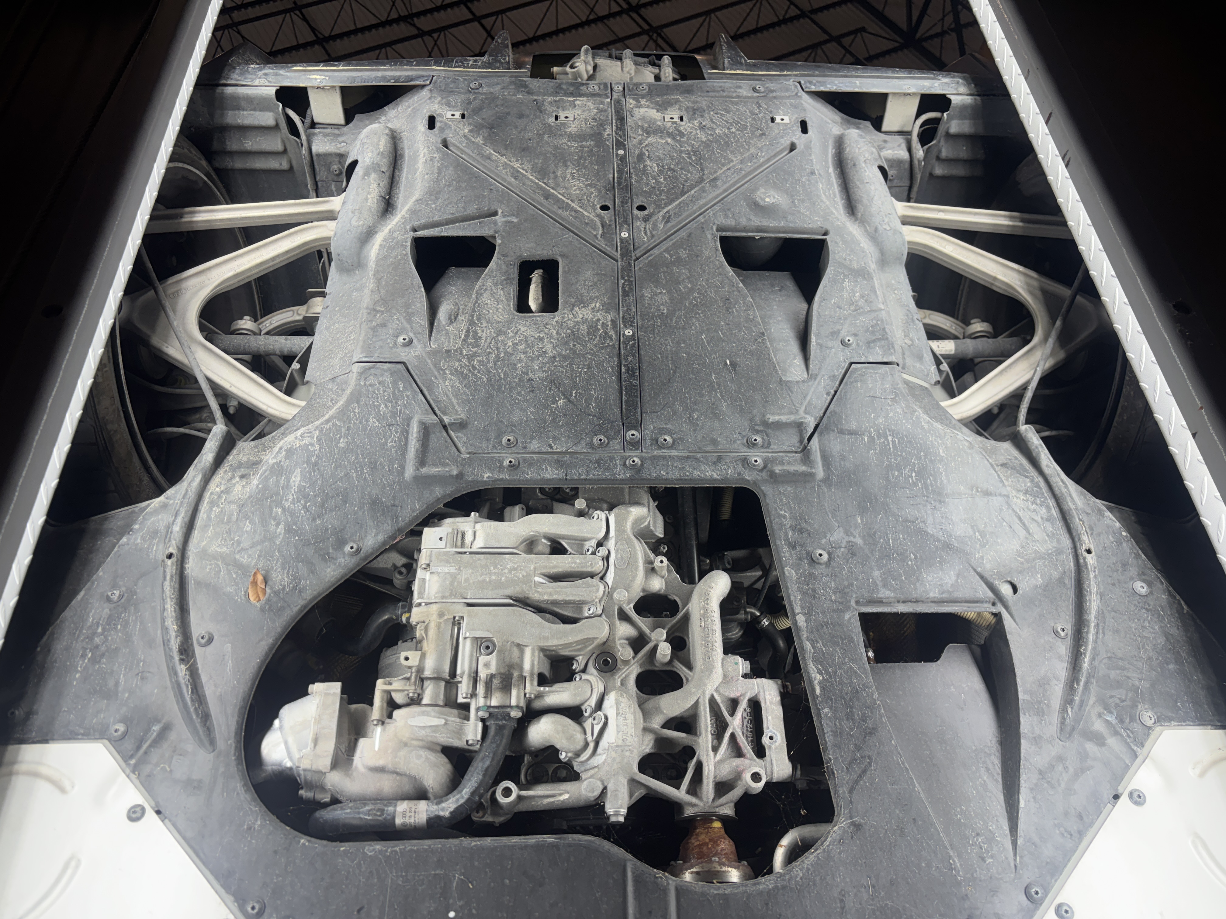 2013 Lamborghini Gallardo LP 560-4 — Undercarriage