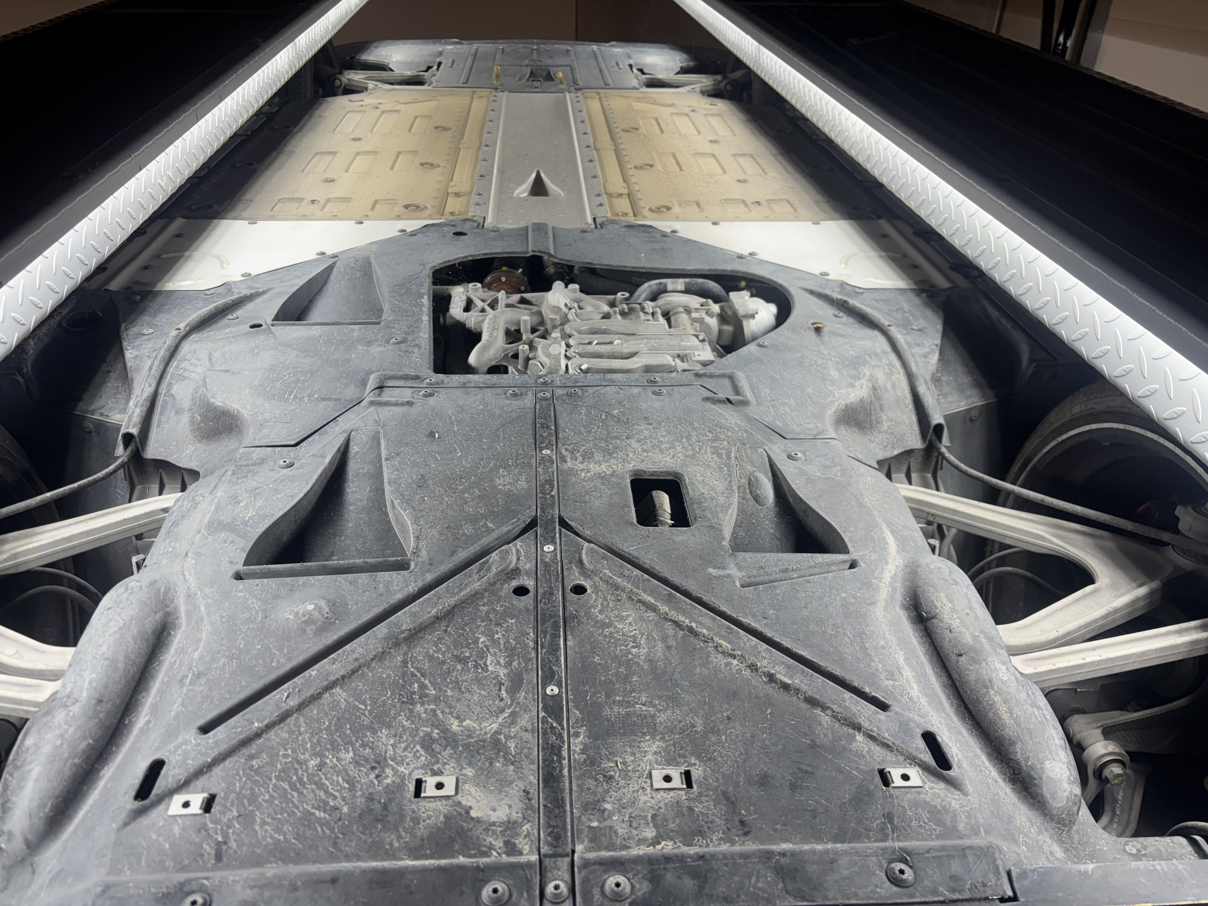 2013 Lamborghini Gallardo LP 560-4 — Undercarriage