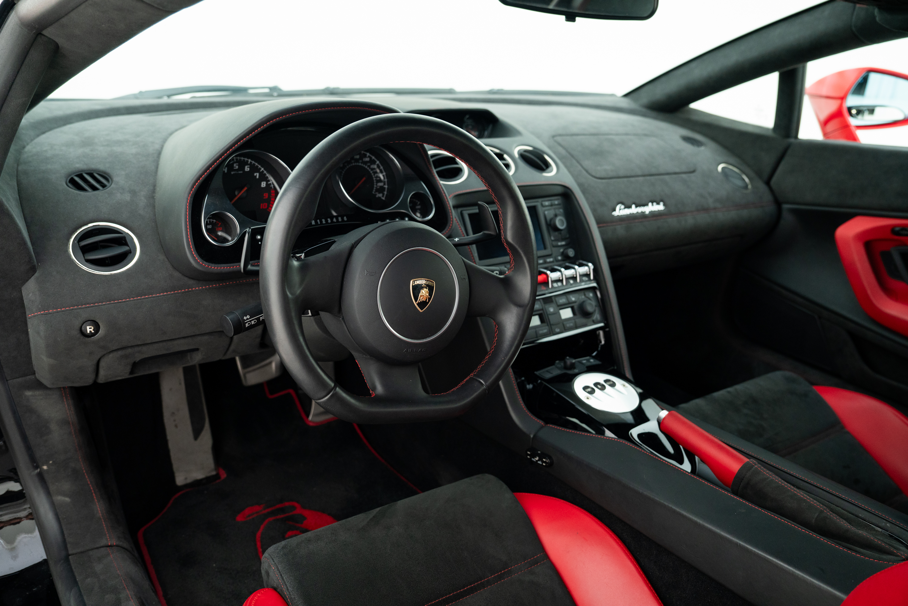 2013 Lamborghini Gallardo LP 560-4 — Interior