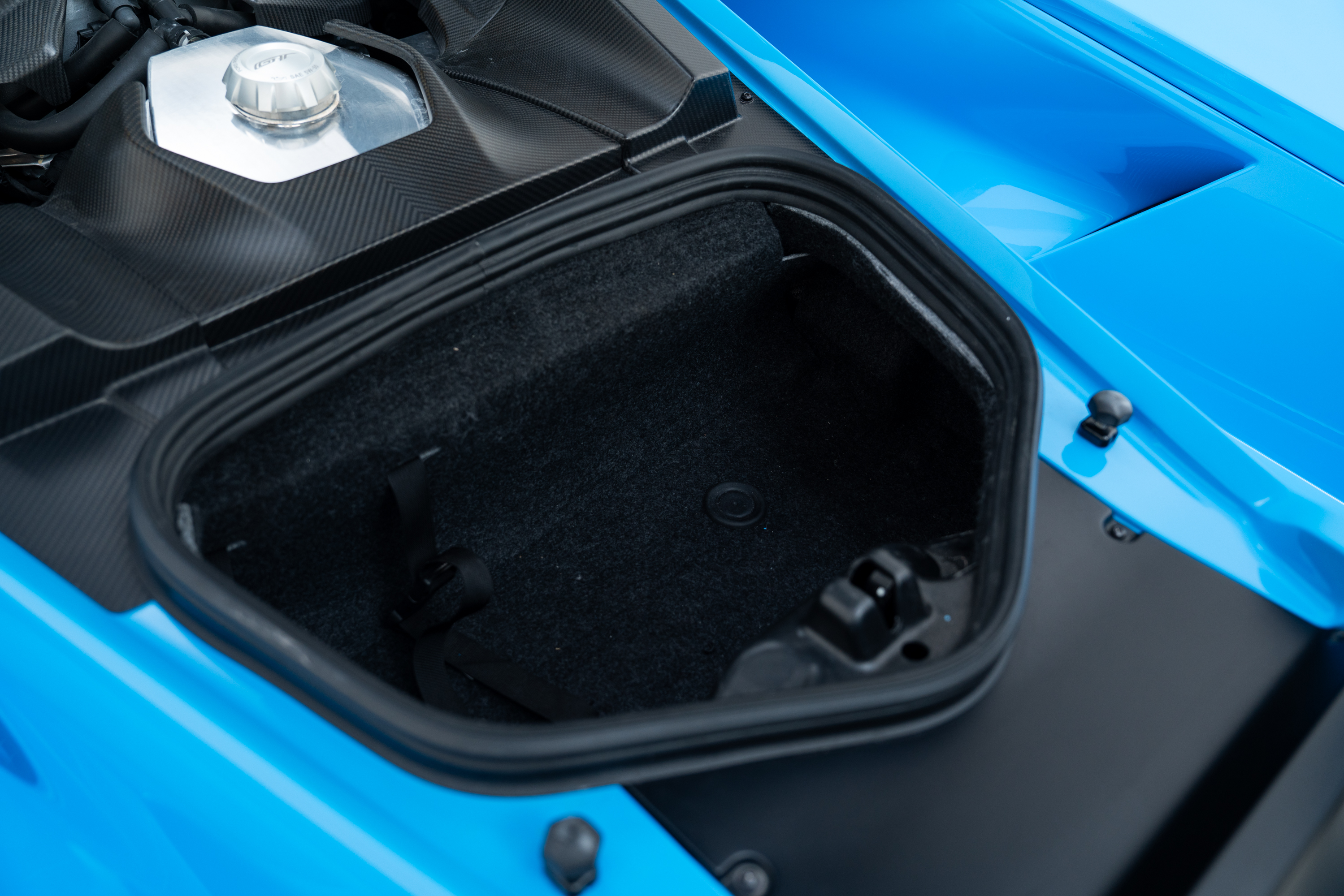 2017 Ford GT — Extras