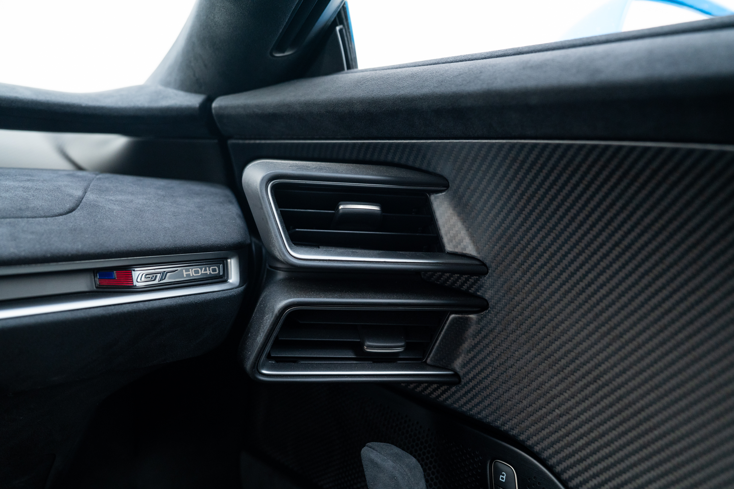 2017 Ford GT — Interior
