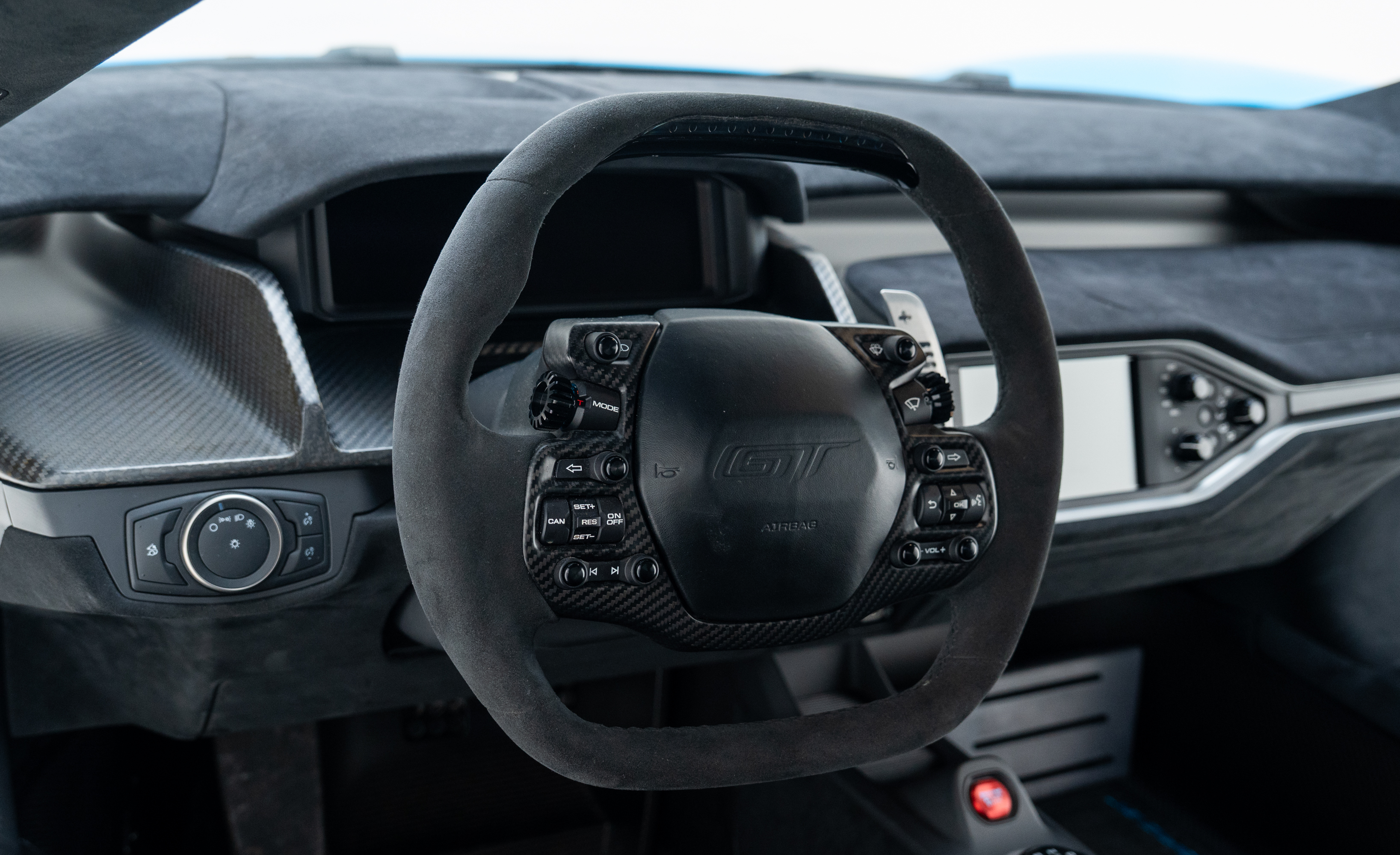 2017 Ford GT — Interior