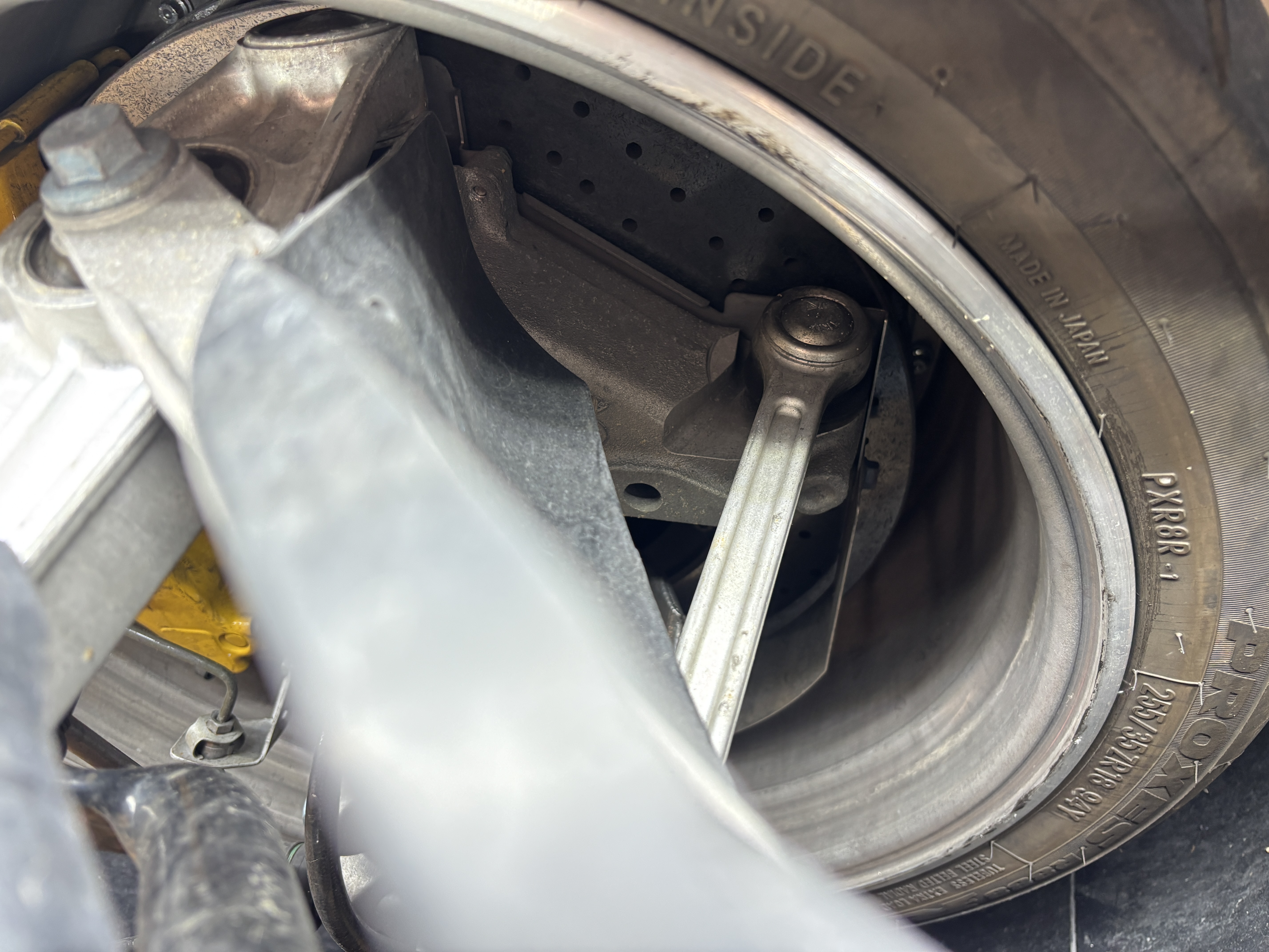 2007 Porsche 911 GT3 RS — Undercarriage